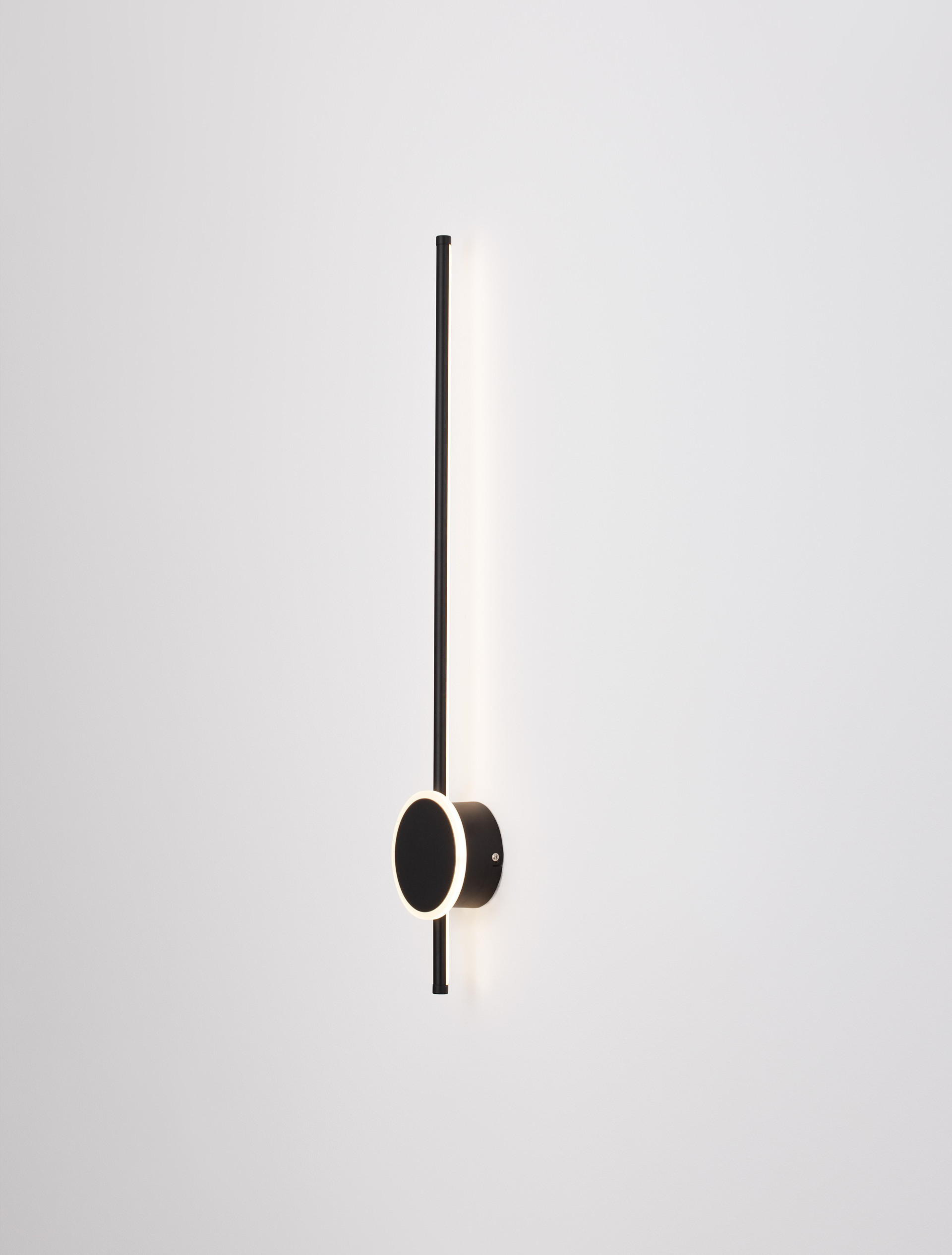 CLOCK | W 6.5 H 80 D 13.6 cm | 22 W | 3000 K | 1560 lm | IP20 | Black | Aluminum/Acrylic