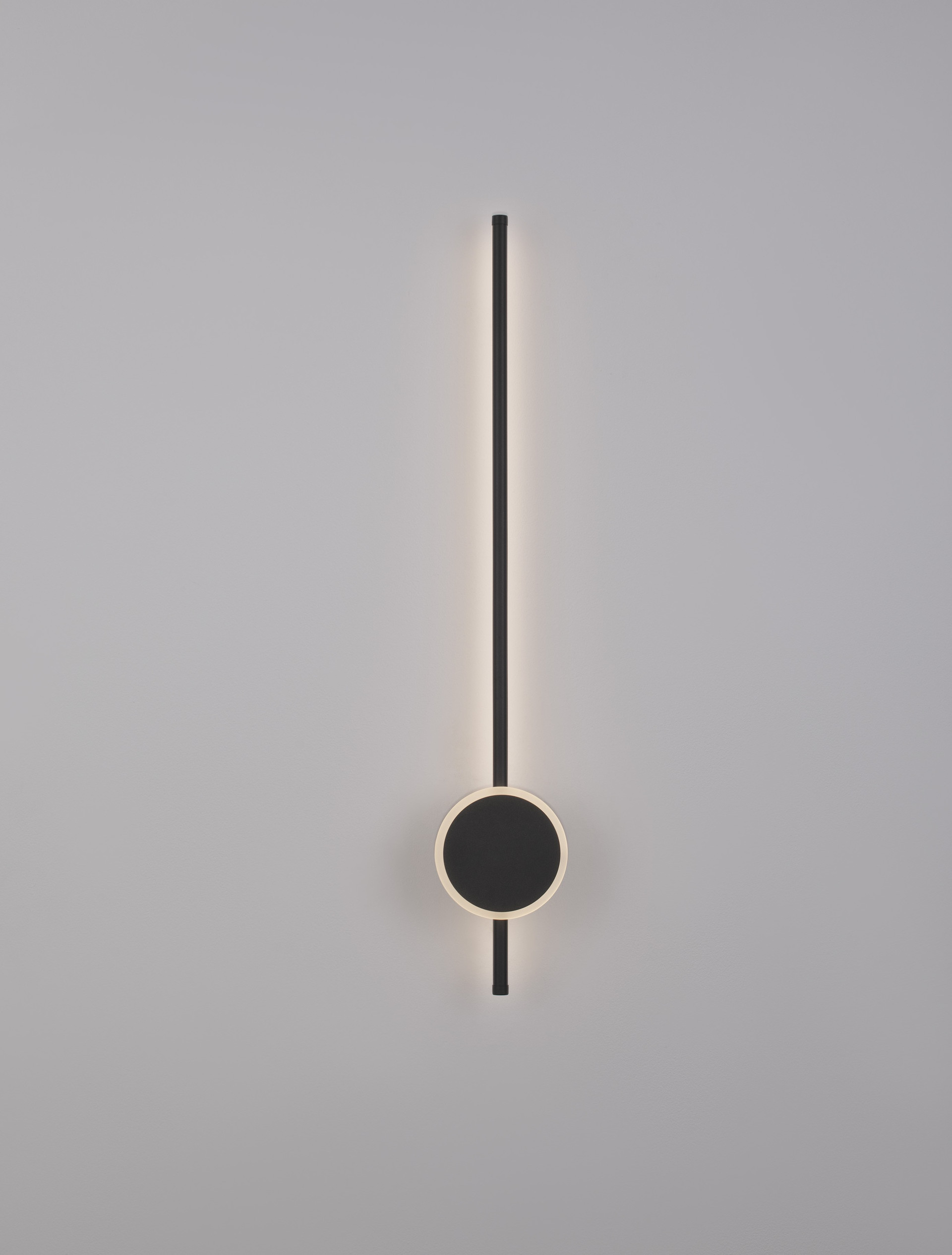 CLOCK | W 6.5 H 80 D 13.6 cm | 22 W | 3000 K | 1560 lm | IP20 | Black | Aluminum/Acrylic