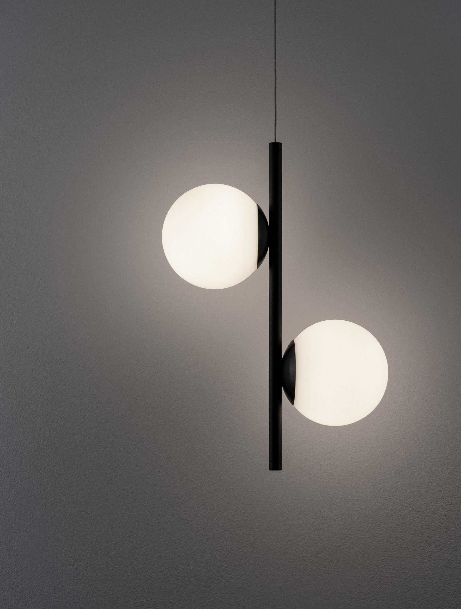 NUVOLE | L 28.5 W 13 H 150 cm | 16 W | 3000 K | 800 lm | IP20 | Nero/Bianco | Vetro/Alluminio