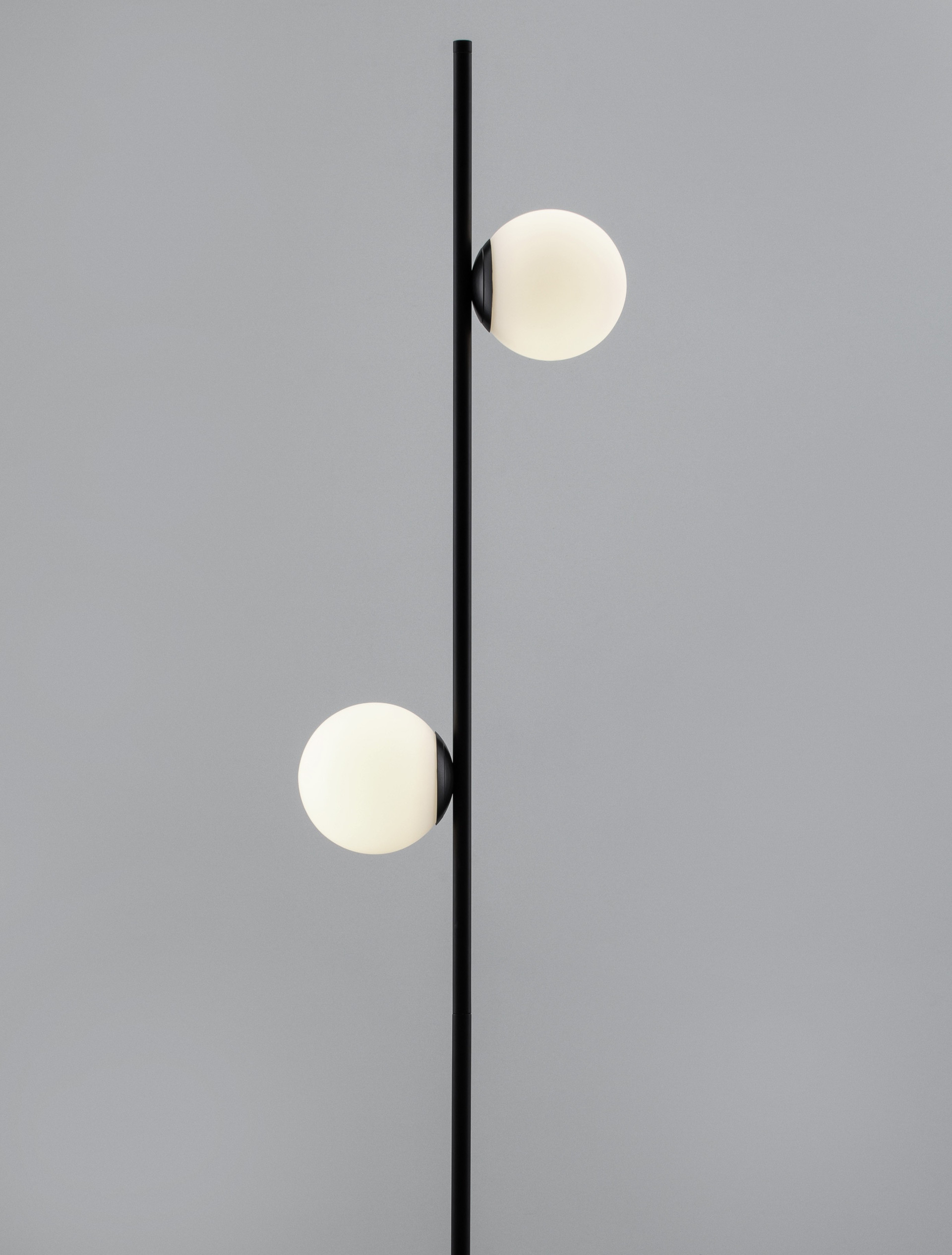 NUVOLE | L 28.5 W 25 H 170 cm | 16 W | 3000 K | 800 lm | IP20 | Negro/Blanco | Vidrio/Aluminio