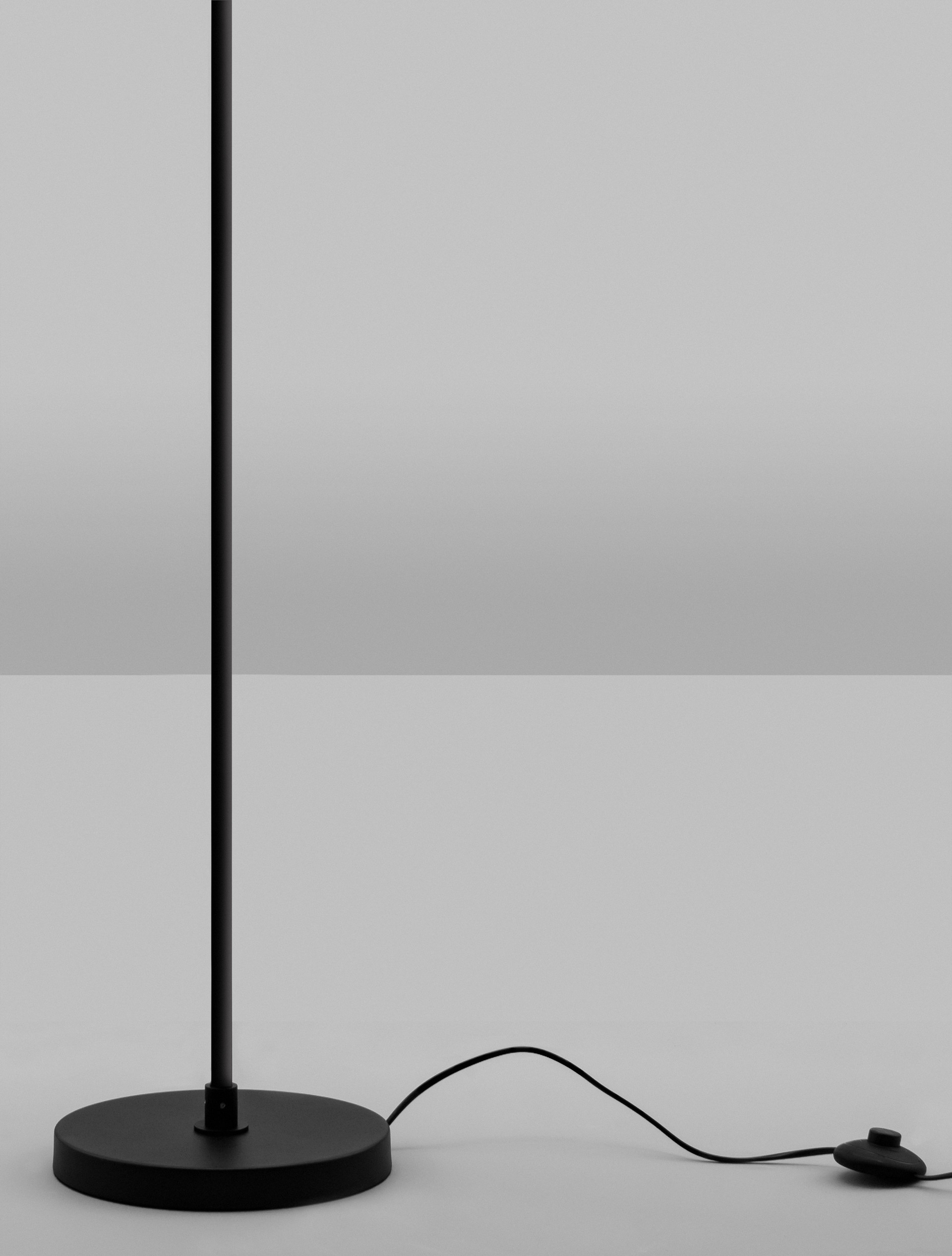 NUVOLE | L 28.5 W 25 H 170 cm | 16 W | 3000 K | 800 lm | IP20 | Negro/Blanco | Vidrio/Aluminio