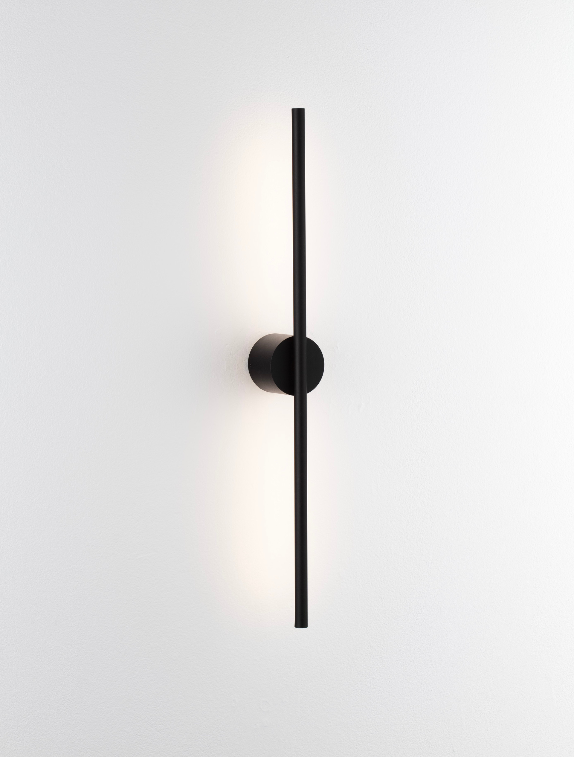 ADEN | L 7 W 7.3 H 60 cm | 10 W | 3000 K | 342 lm | IP20 | Black | Aluminum