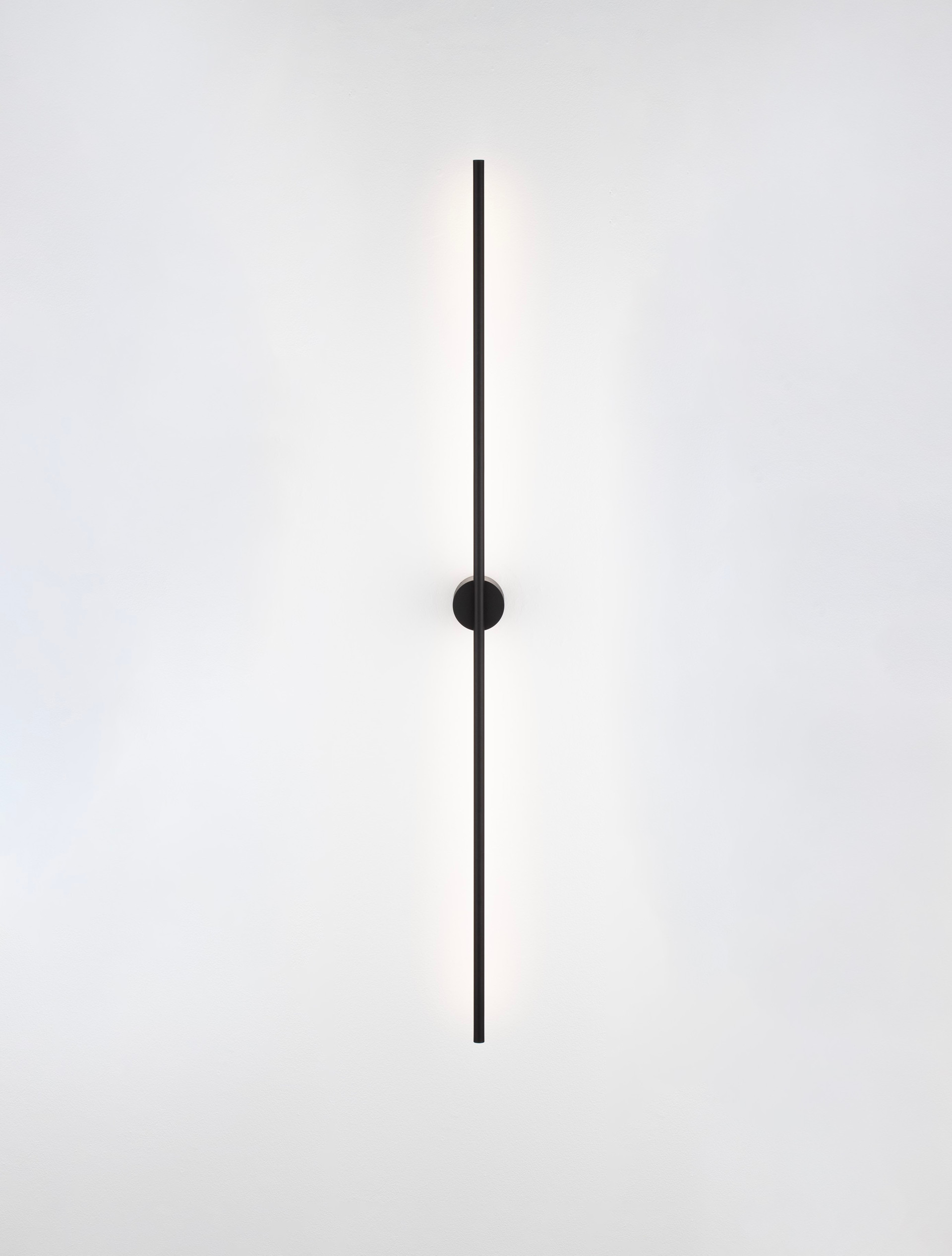 ADEN | L 7 W 7.3 H 120 cm | 20 W | 3000 K | 672 lm | IP20 | Black | Aluminum