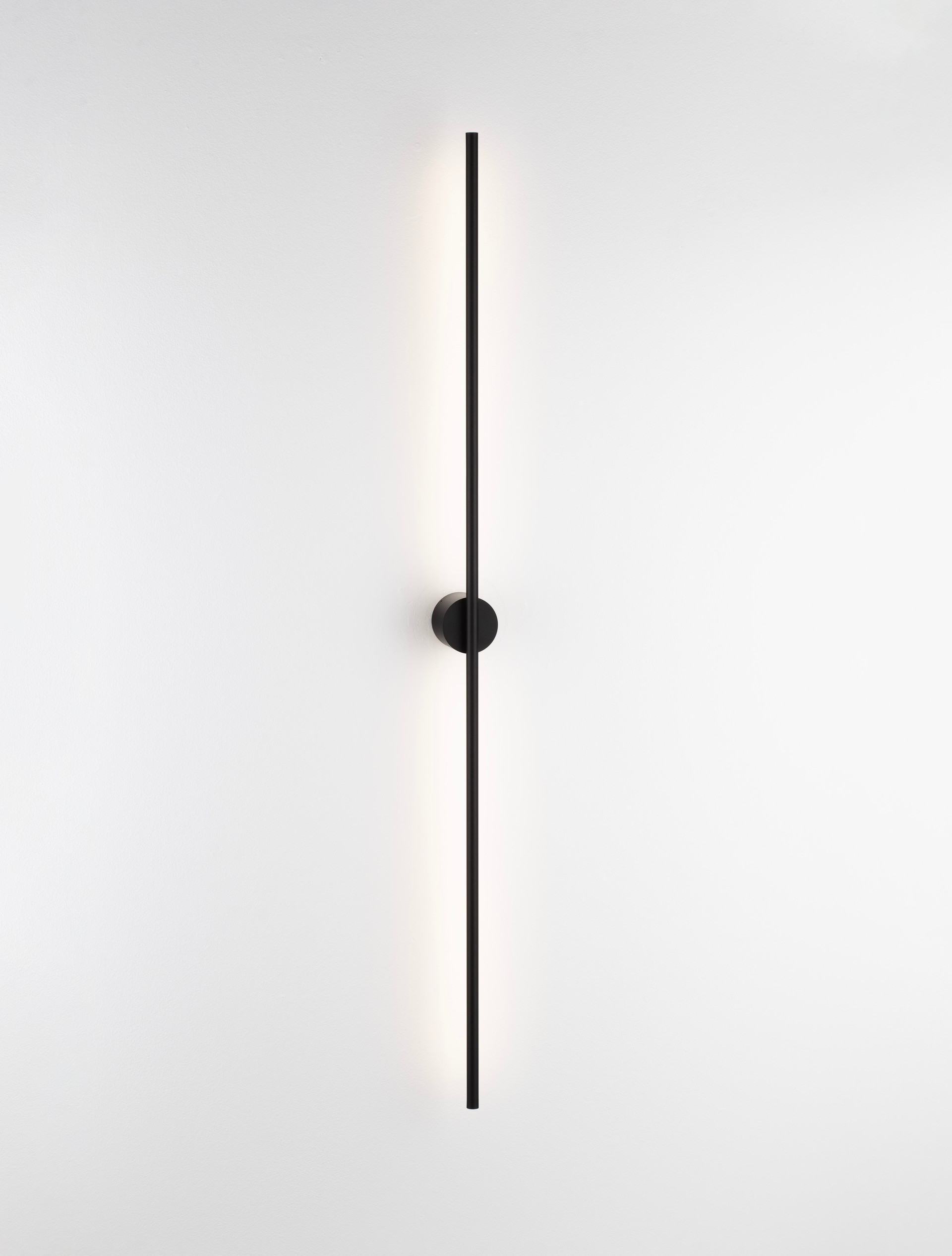 ADEN | L 7 W 7.3 H 120 cm | 20 W | 3000 K | 672 lm | IP20 | Black | Aluminum