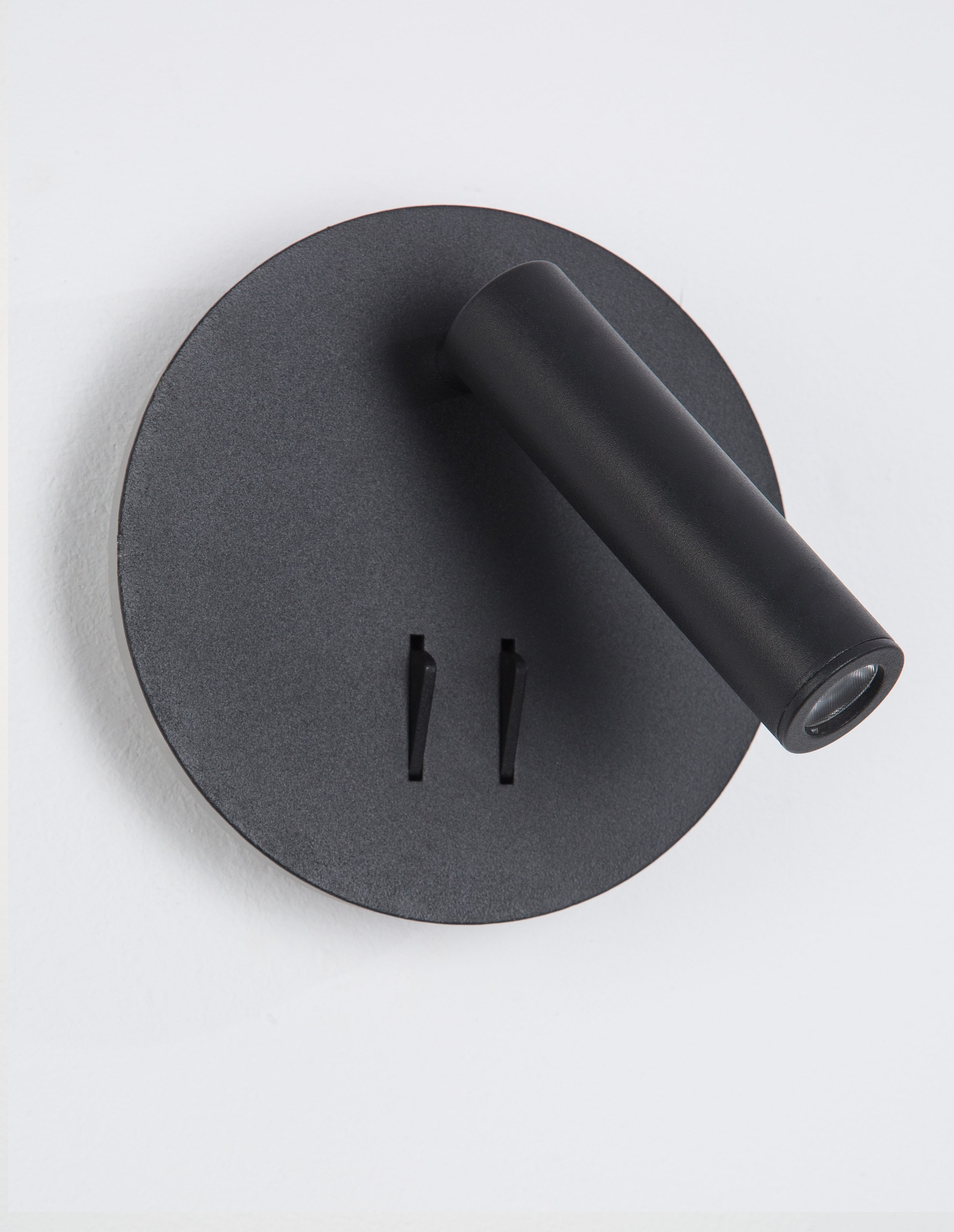 PENOR | W 5.7 H 14 D 14 cm | 9 W | 3000 K | 780 lm | IP20 | Schwarz | Stahl/Aluminium/Acryl