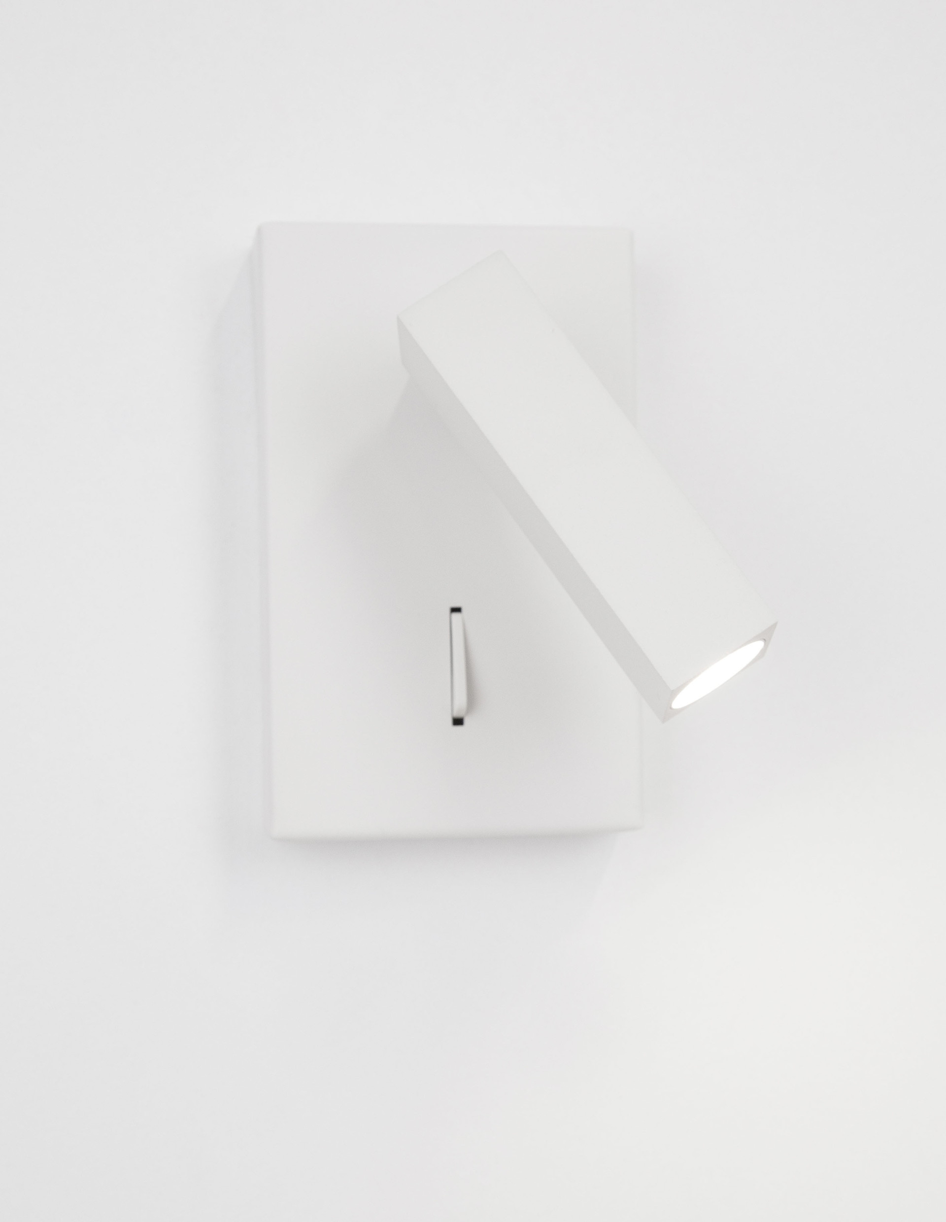 DONA | L 9 H 14.5 cm | 3 W | 3000 K | 180 lm | IP20 | White | Aluminum