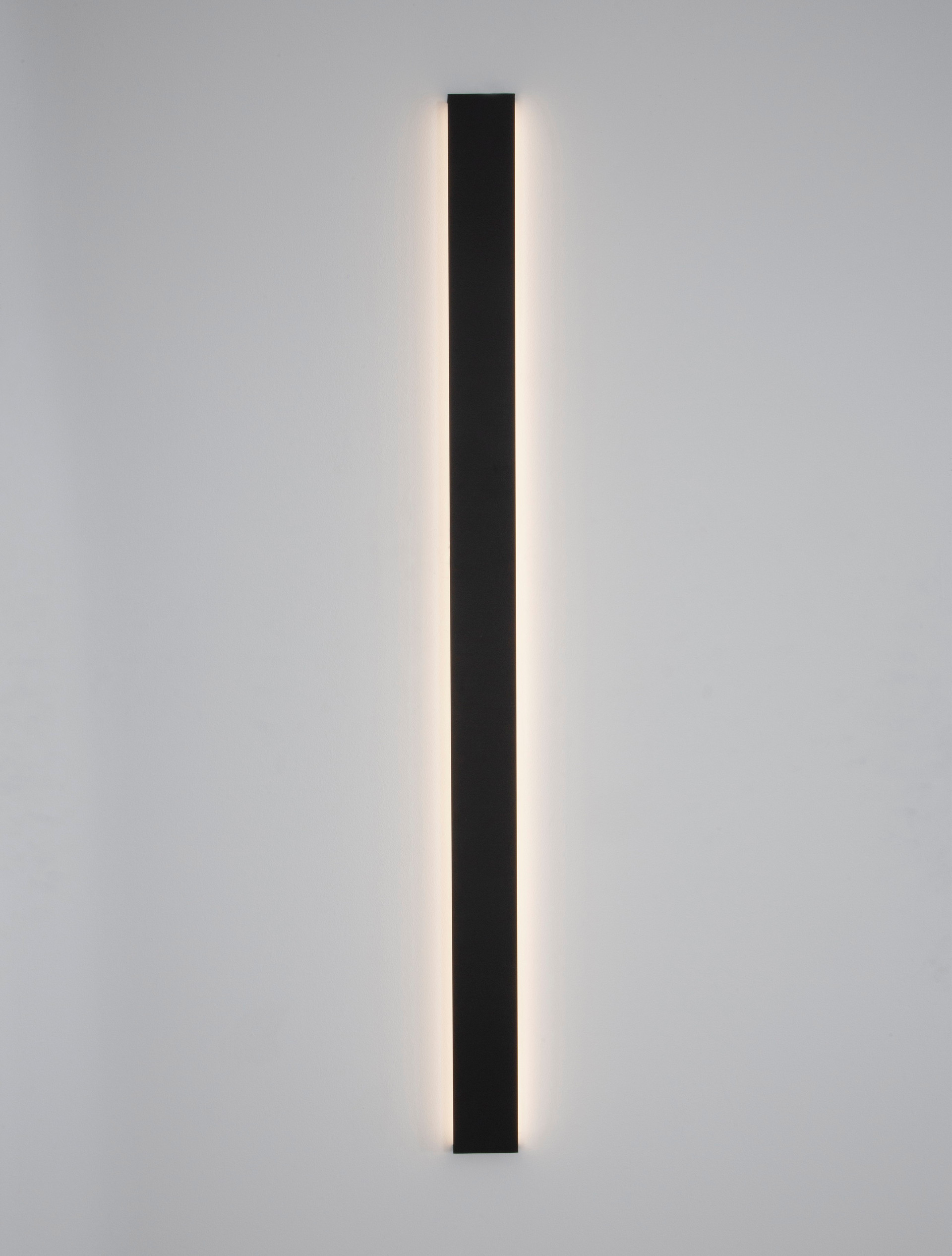 SELINE | L 120 W 2.7 H 7.5 cm | 44 W | 3000 K | 3124 lm | IP44 | Schwarz | Aluminium