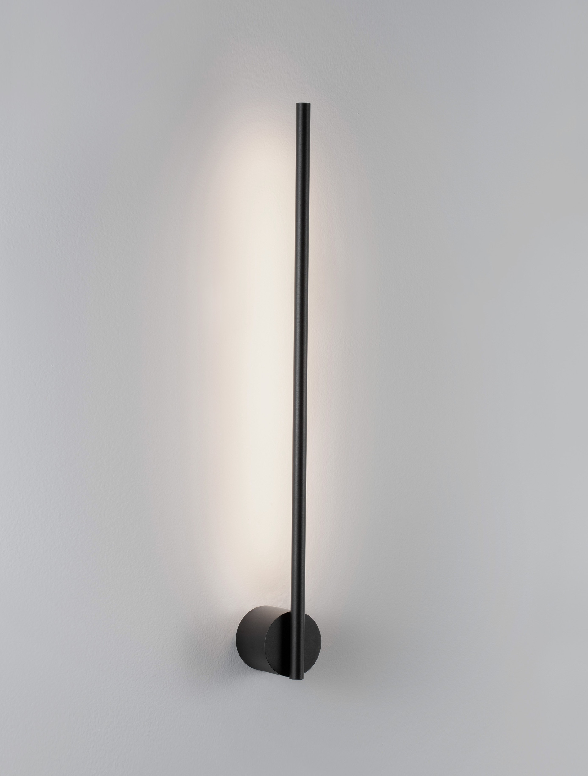 ADEN | L 7 W 6.5 H 60 cm | 10 W | 3000 K | 700 lm | IP20 | Black | Aluminum