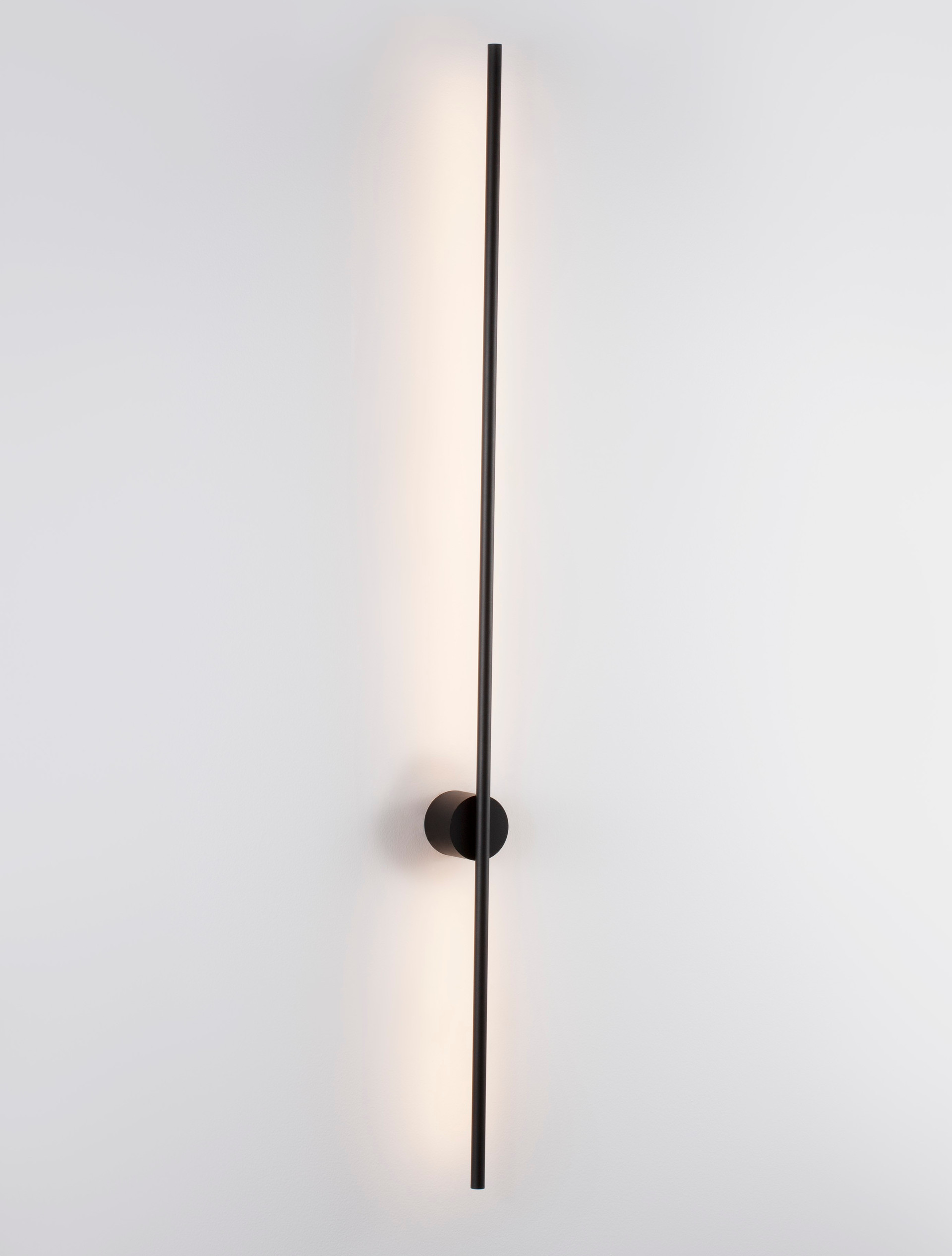 ADEN | L 7 W 6.5 H 120 cm | 20 W | 3000 K | 1400 lm | IP20 | Black | Aluminum