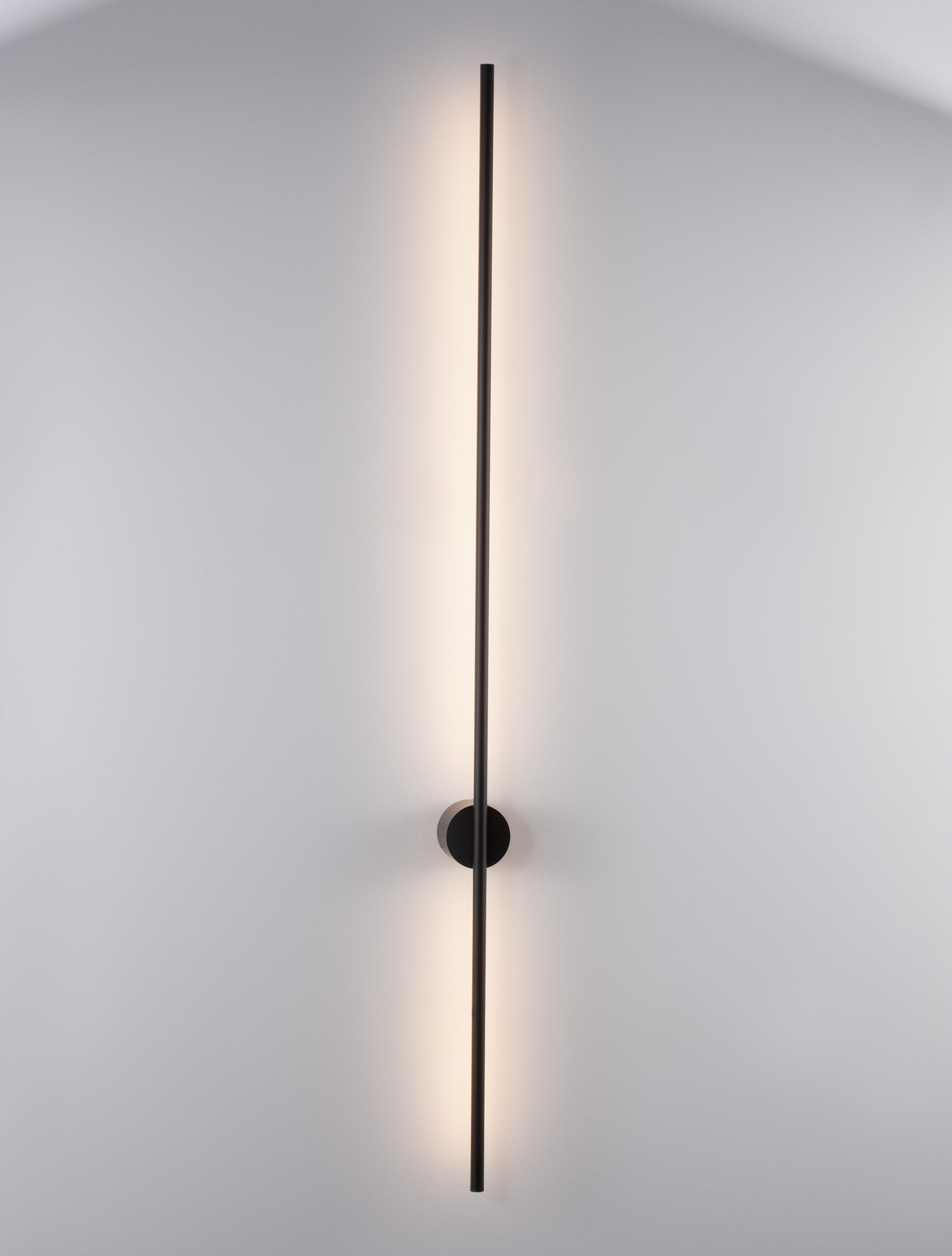 ADEN | L 7 W 6.5 H 120 cm | 20 W | 3000 K | 1400 lm | IP20 | Black | Aluminum