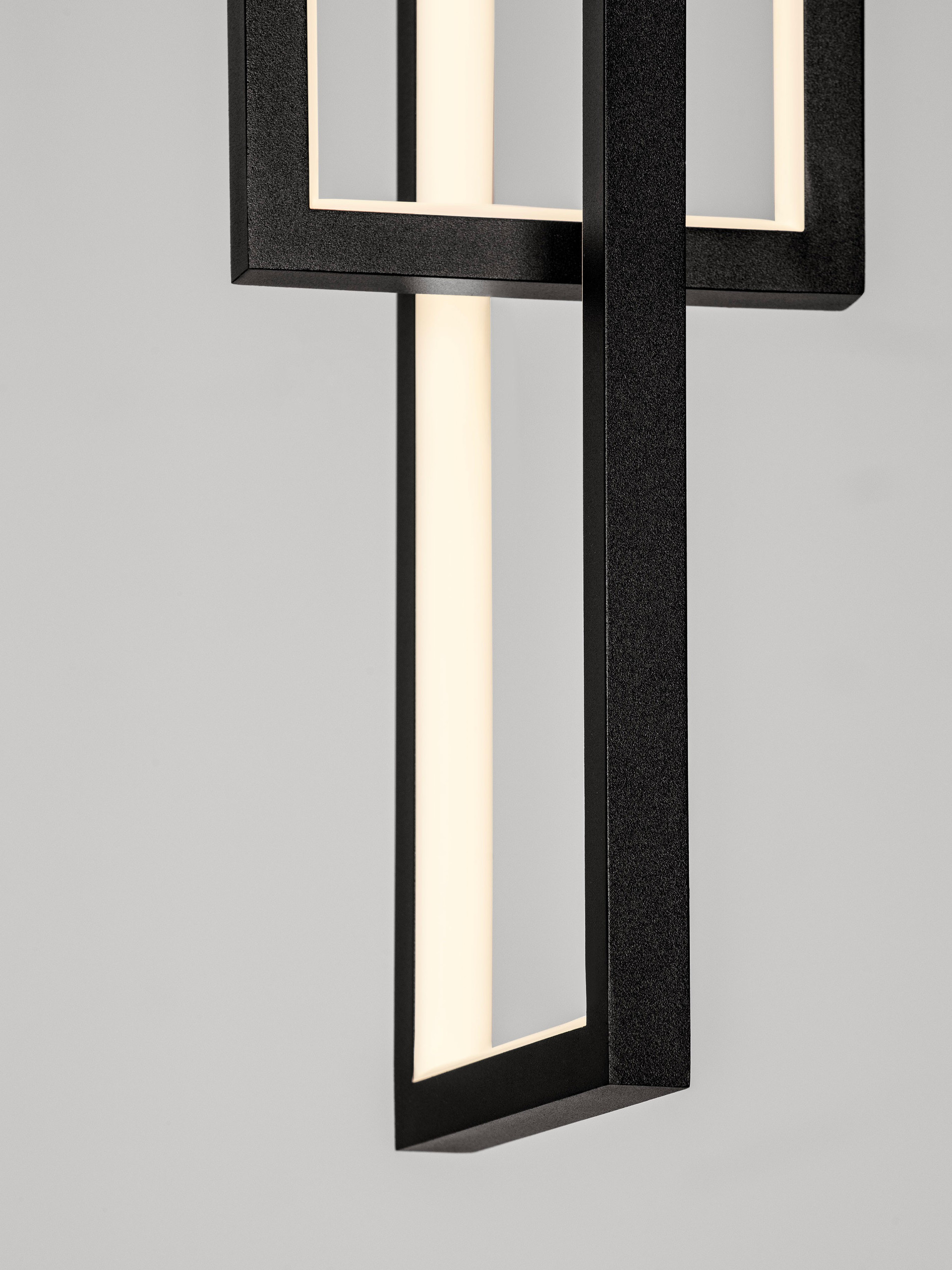 ALIS | L 15 W 14.5 H 150 cm | 37 W | 3200 K | 925 lm | IP20 | Schwarz | Stahl/Aluminium/Acryl