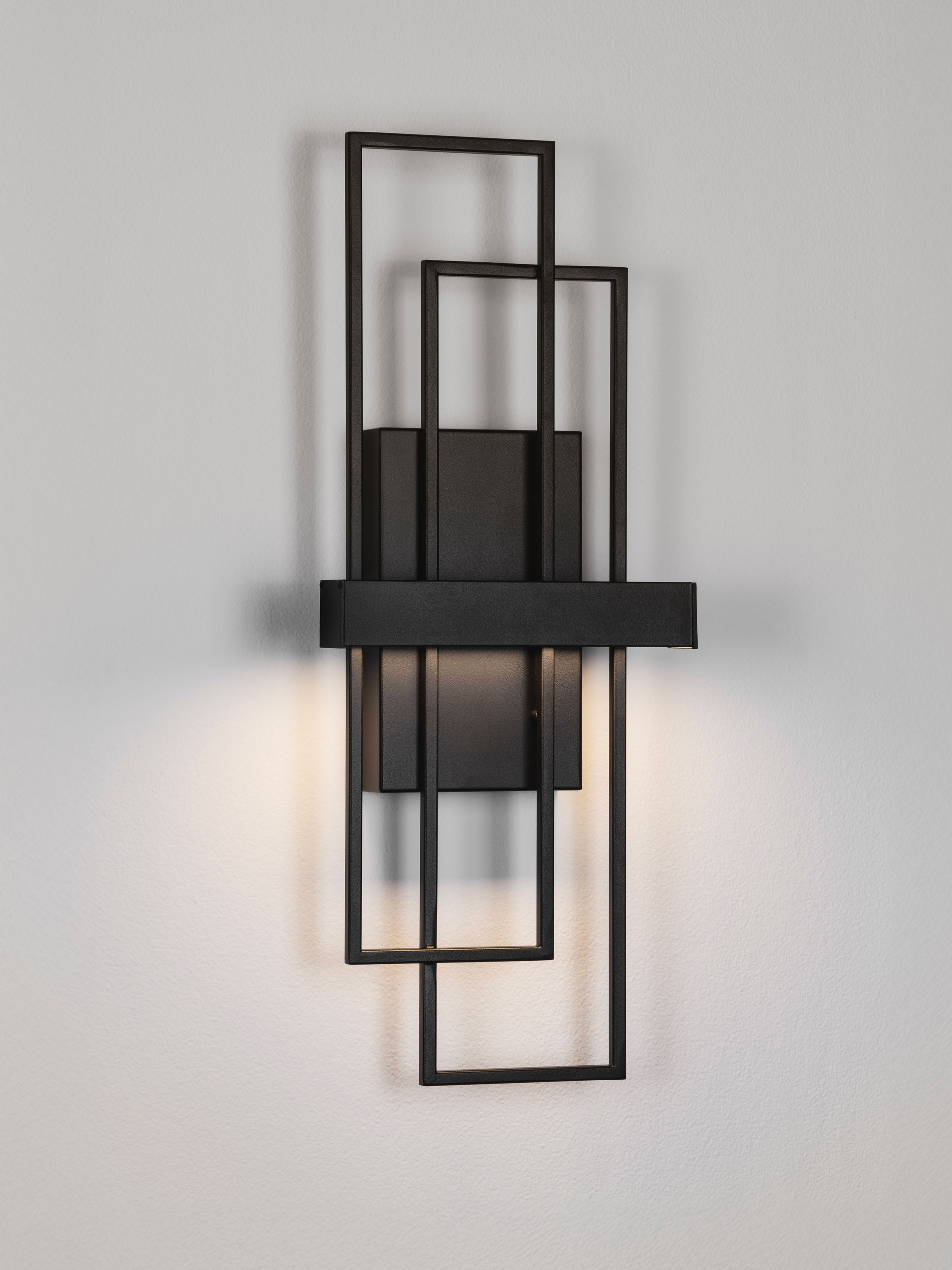 ALIS | L 20.5 W 9.5 H 51.5 cm | 8 W | 3200 K | 202 lm | IP20 | Black | Steel/Aluminum/Acrylic