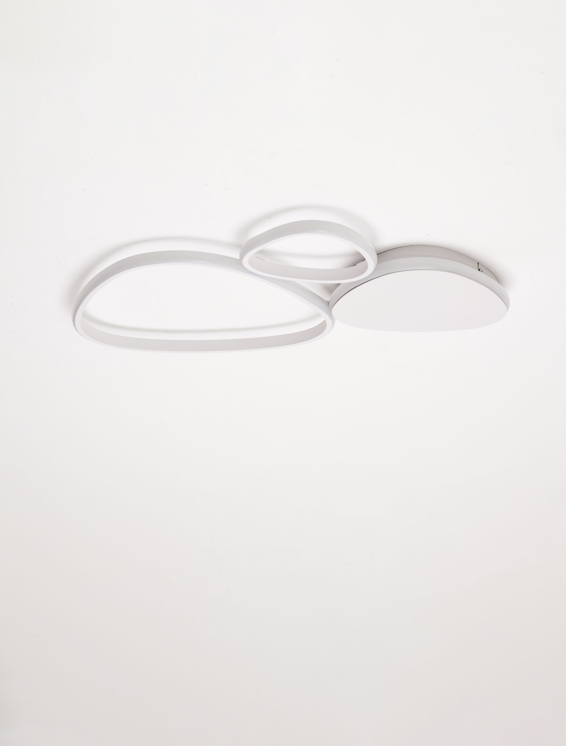ALTUS | L 62 W 43 H 4.5 cm | 31 W | 3000 K | 1787 lm | IP20 | White | Aluminum/Acrylic