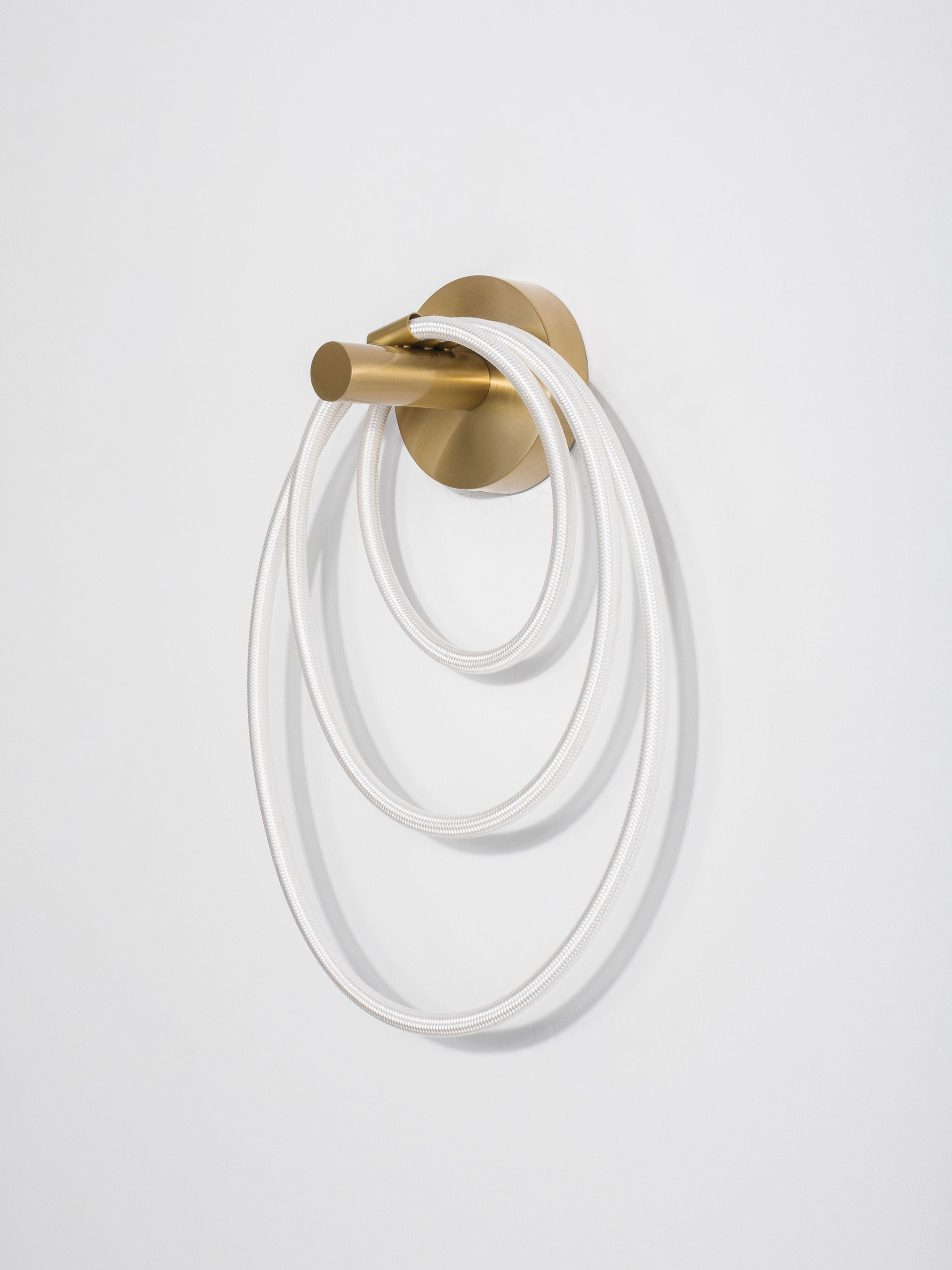 CERELIA | W 17 H 50 D 35 cm | 29.5 W | 3000 K | 1861 lm | IP20 | Gold | Metal/Silicone