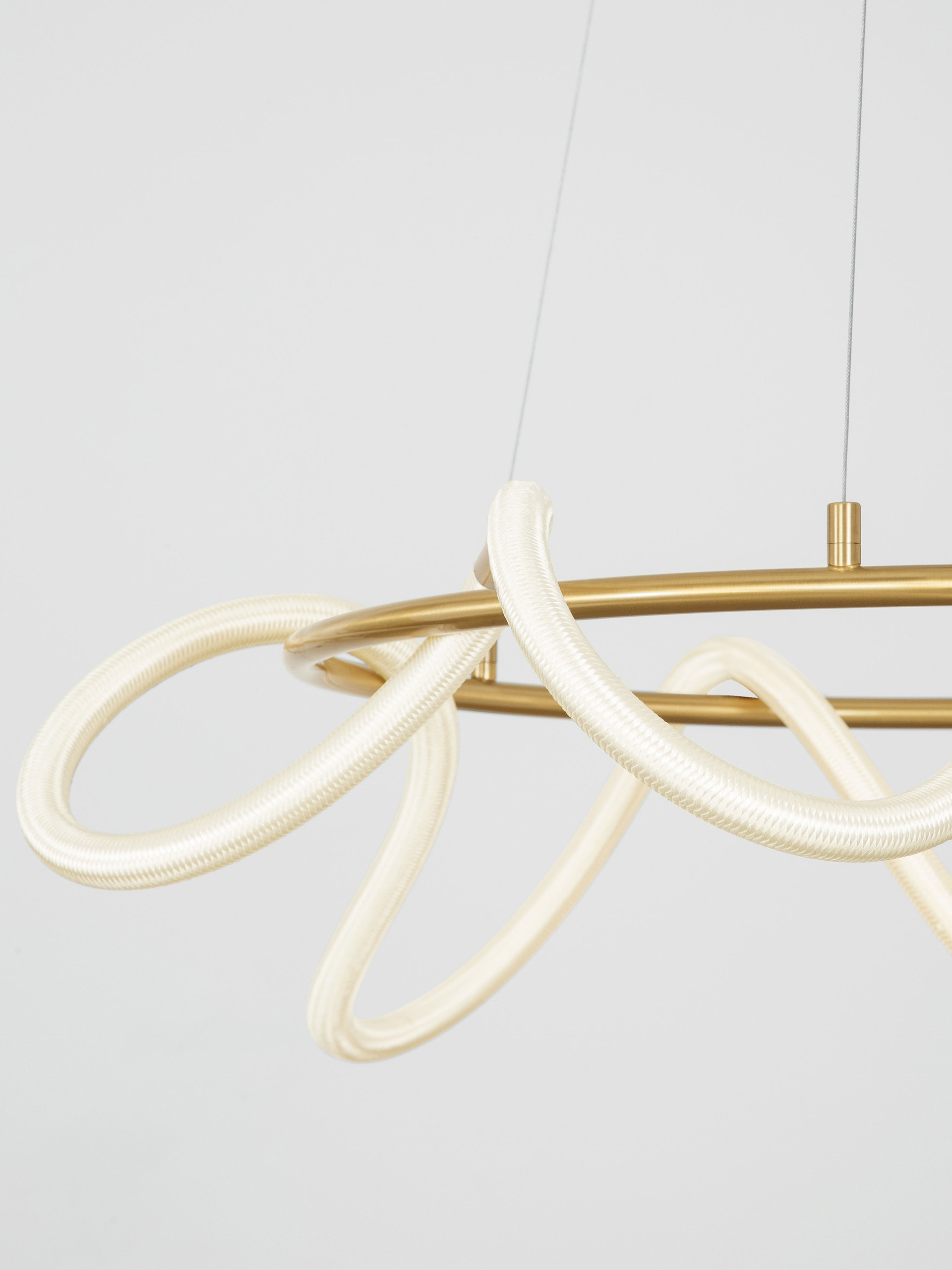 CERELIA | H 120 D 60 cm | 34 W | 3000 K | 2271 lm | IP20 | Gold | Metal/Silicone