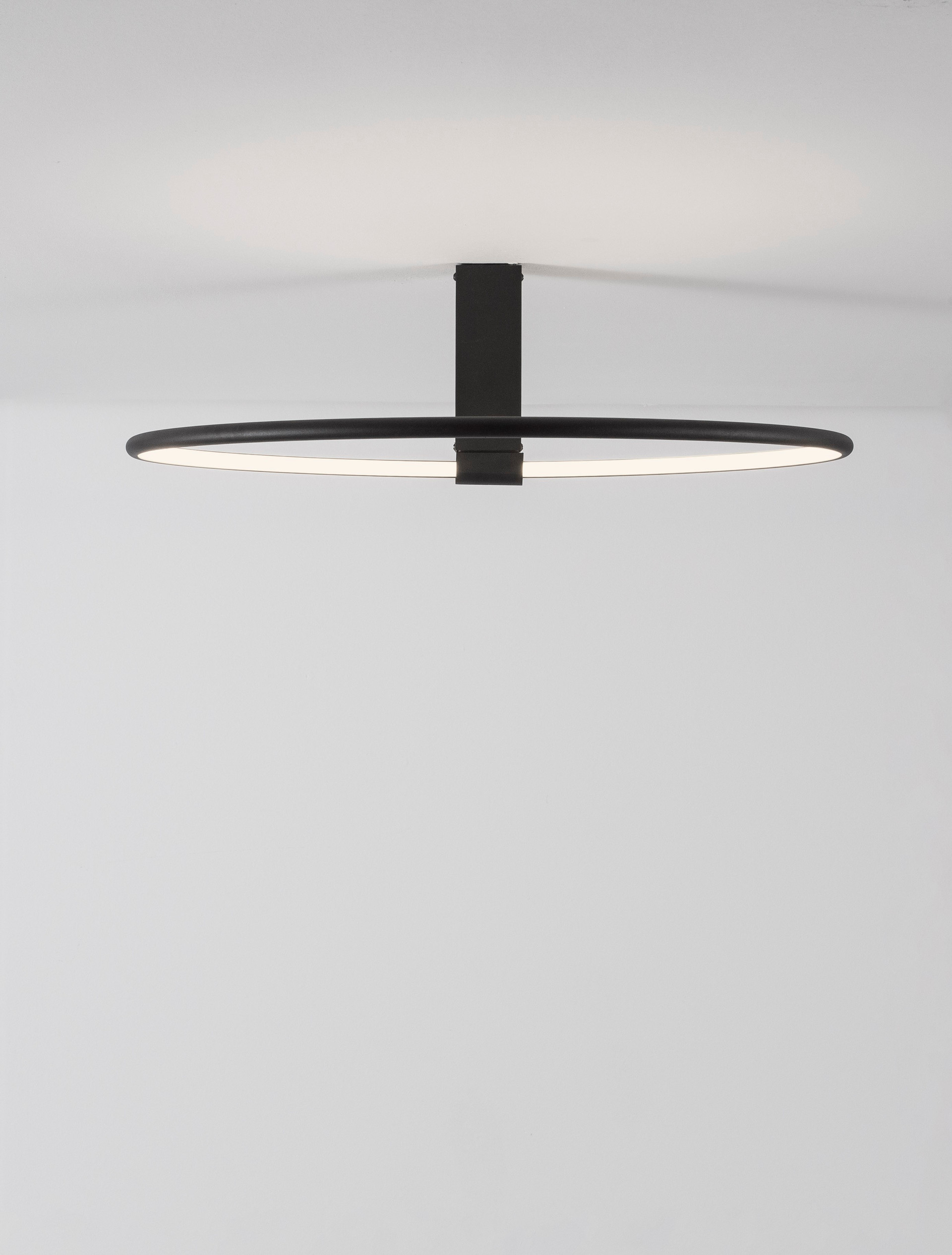 GARVE | H 80 D 60 cm | 35 W | 3000 K | 1559 lm | IP20 | Black | Aluminum/Acrylic