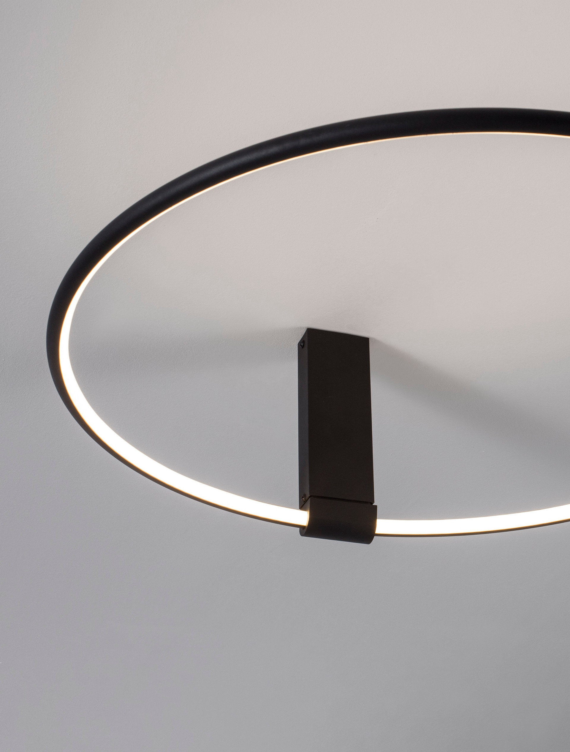 GARVE | H 80 D 60 cm | 35 W | 3000 K | 1559 lm | IP20 | Black | Aluminum/Acrylic