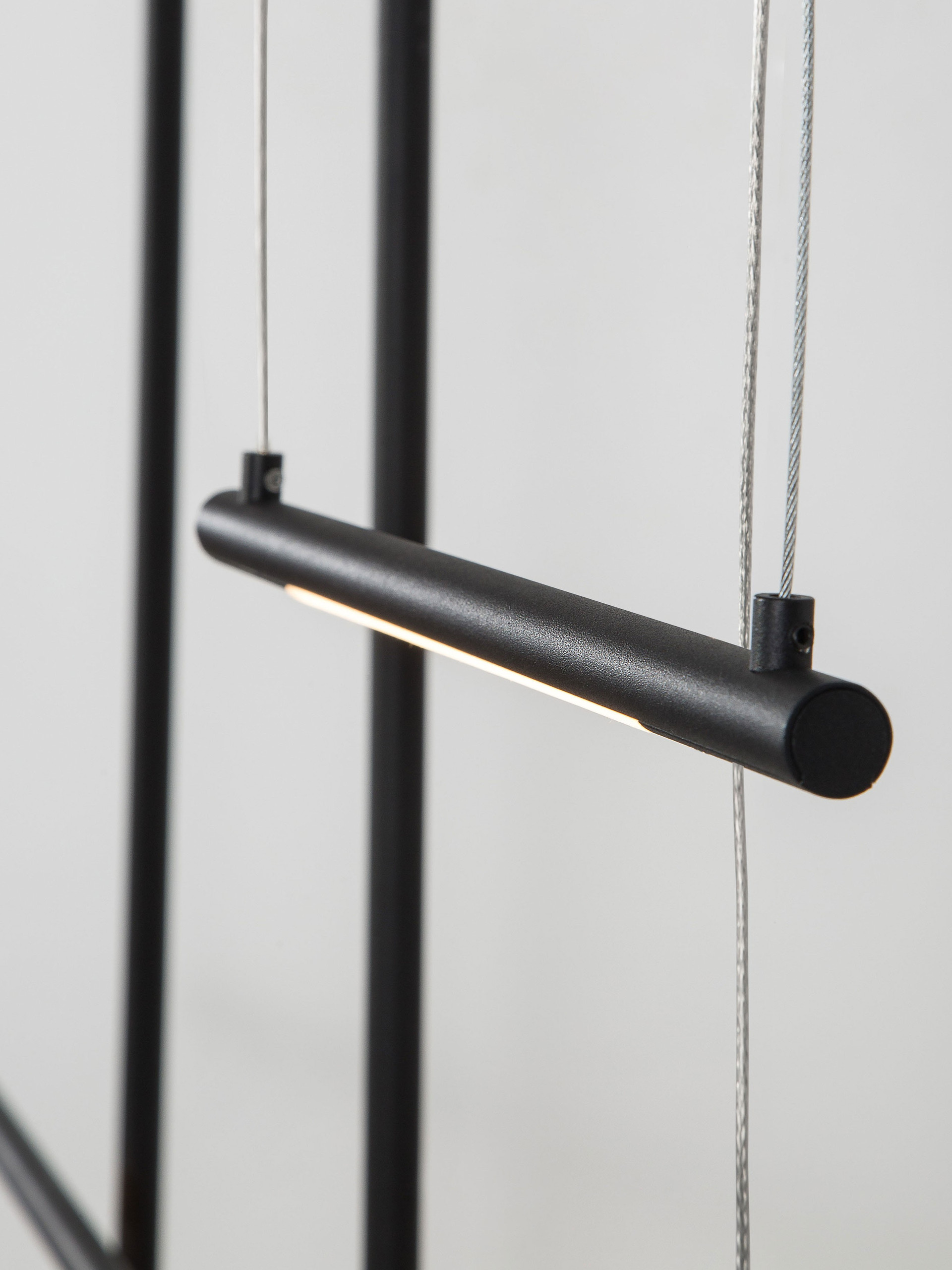 ELETTRA | L 110 W 15 H 200 cm | 20 W | 3000 K | 698 lm | IP20 | Black | Aluminum