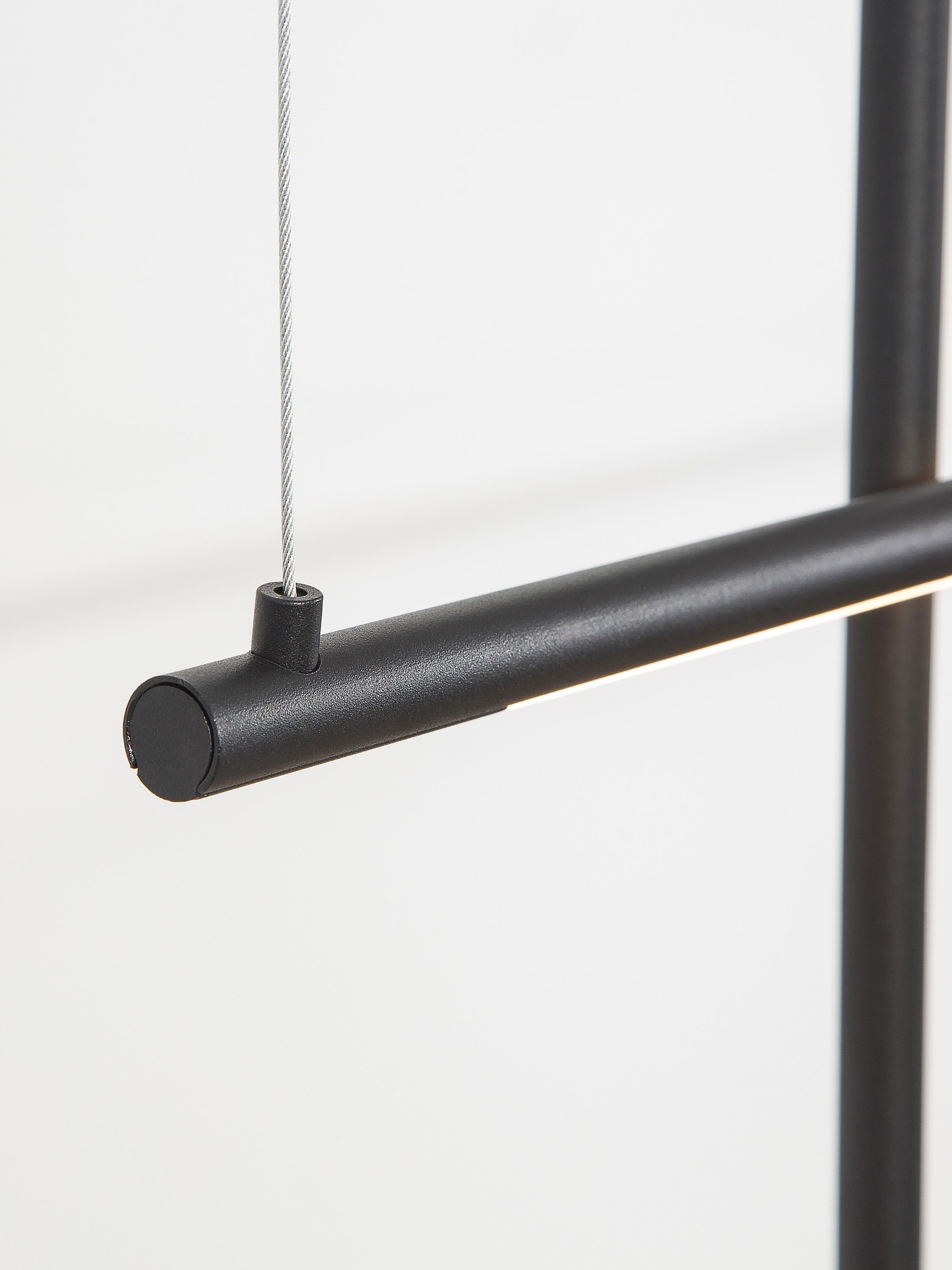 ELETTRA | L 110 W 15 H 200 cm | 20 W | 3000 K | 698 lm | IP20 | Black | Aluminum