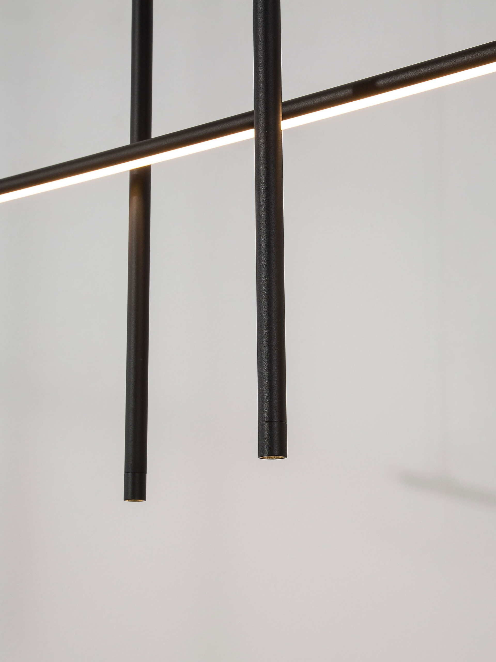 ELETTRA | L 110 W 15 H 200 cm | 20 W | 3000 K | 698 lm | IP20 | Black | Aluminum