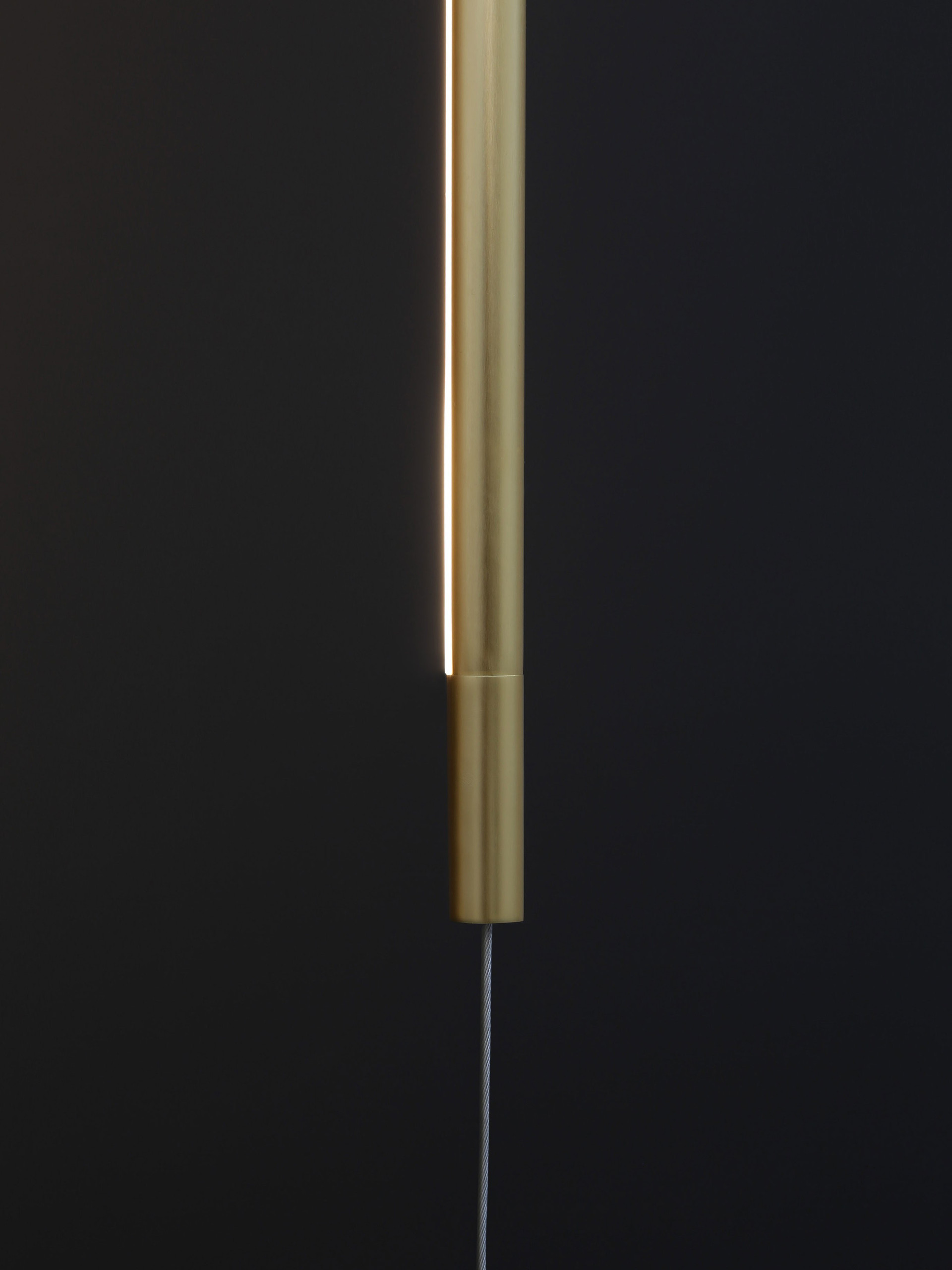 ELETTRA | H 300 D 7 cm | 20 W | 3000 K | 698 lm | IP20 | Oro | Aluminio