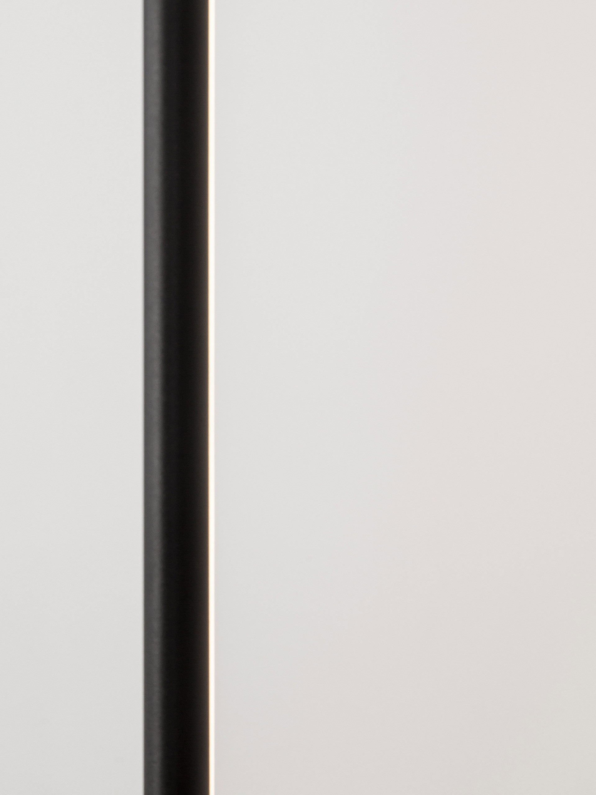 ELETTRA | H 300 D 7 cm | 20 W | 3000 K | 695 lm | IP20 | Black | Aluminum