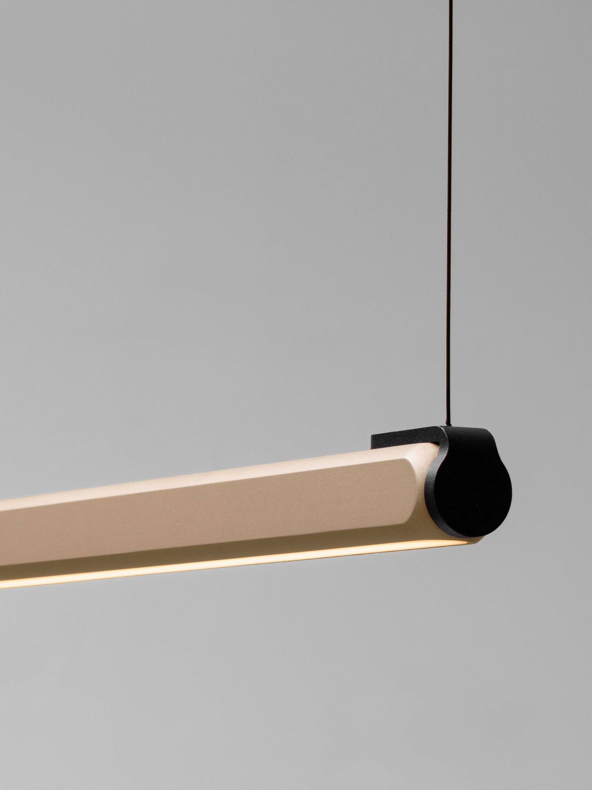 LIOS | L 123 W 2.5 H 200 cm | 28 W | 3000 K | 723 lm | IP20 | Black/Gold | Aluminum
