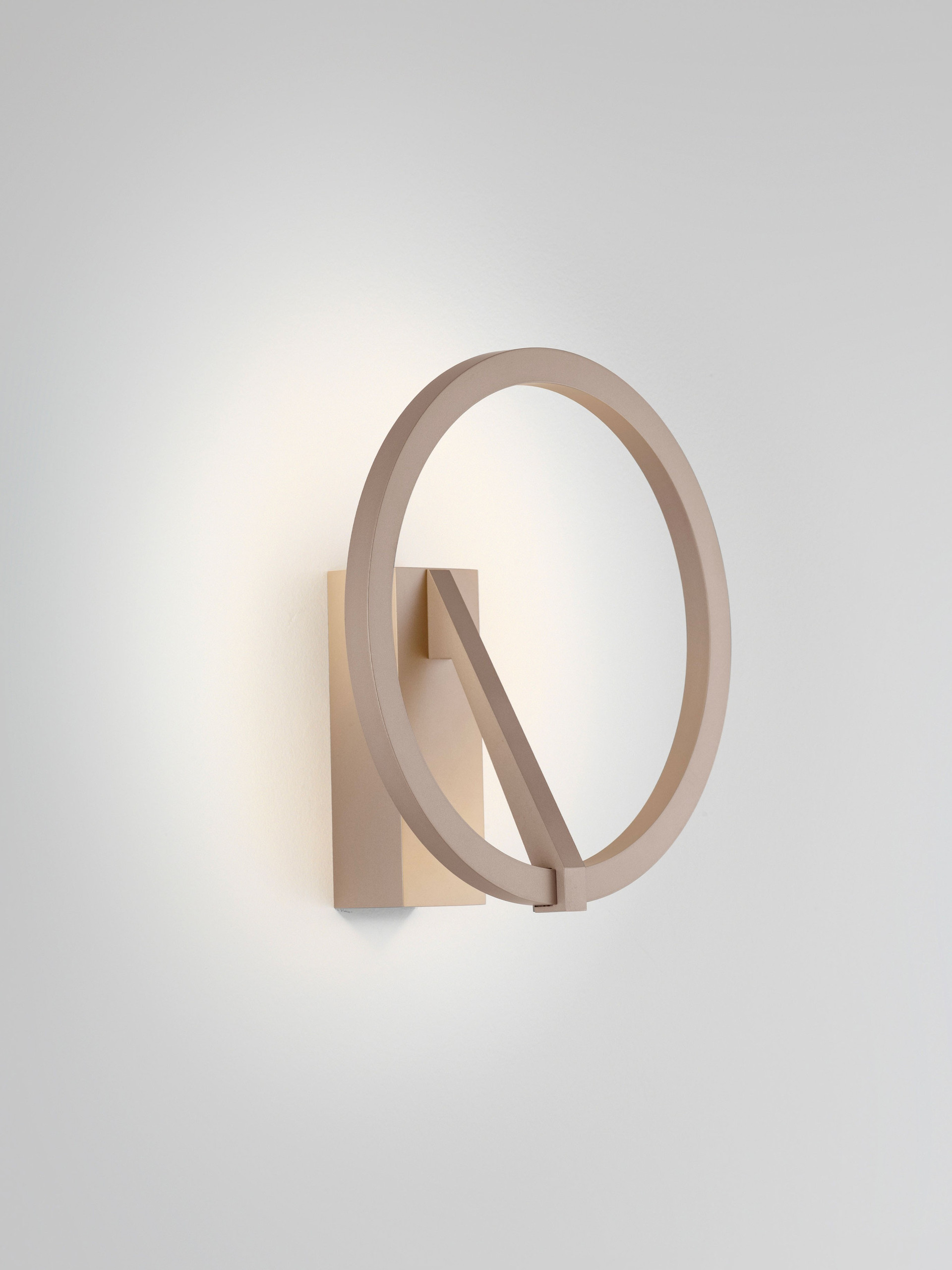 TILIA | H 10 D 22 cm | 10 W | 3000/2700/4000 K | 457 lm | IP20 | Gold | Aluminium