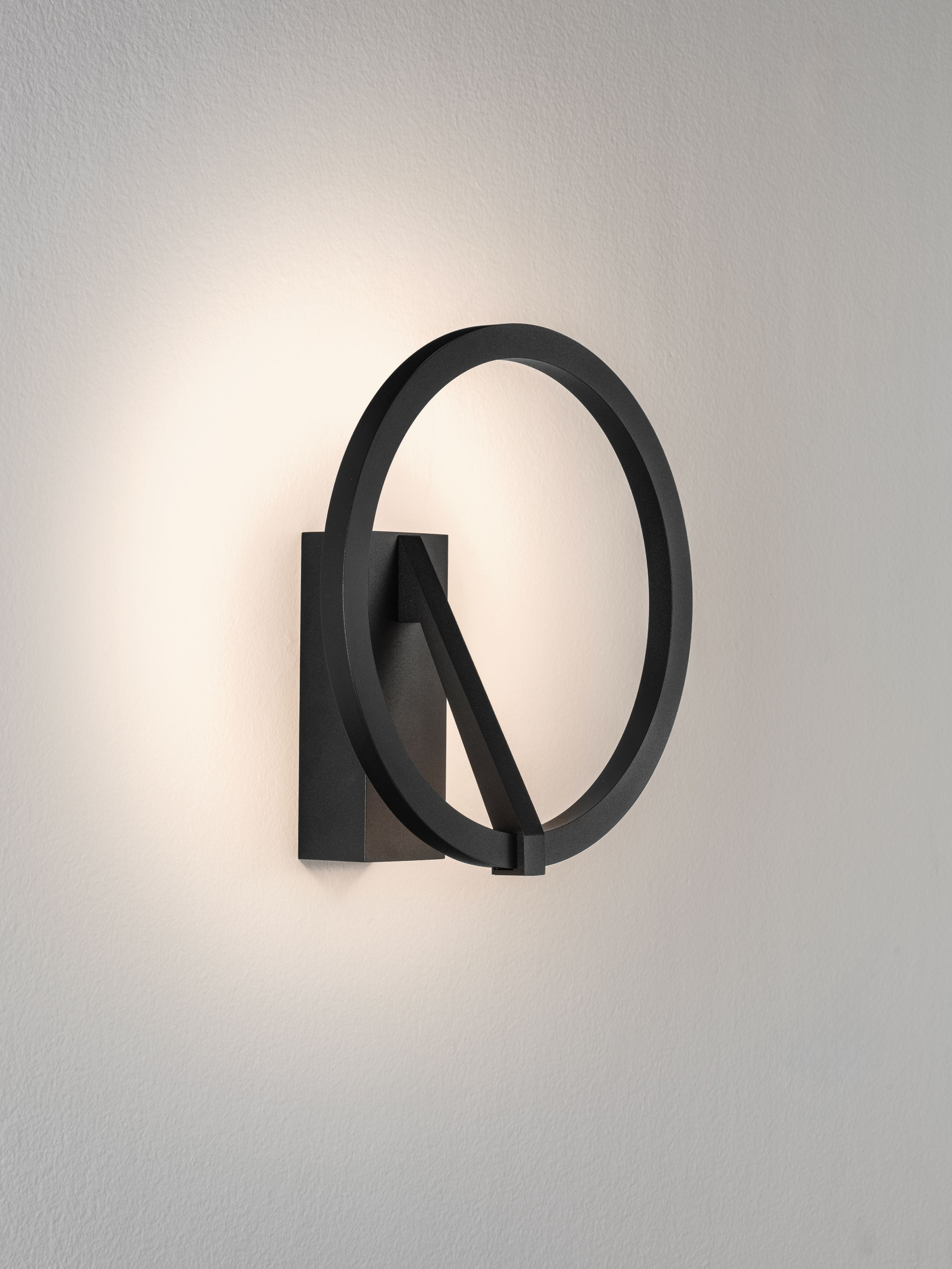 TILIA | H 10 D 22 cm | 10 W | 3000/2700/4000 K | 457 lm | IP20 | Schwarz | Aluminium