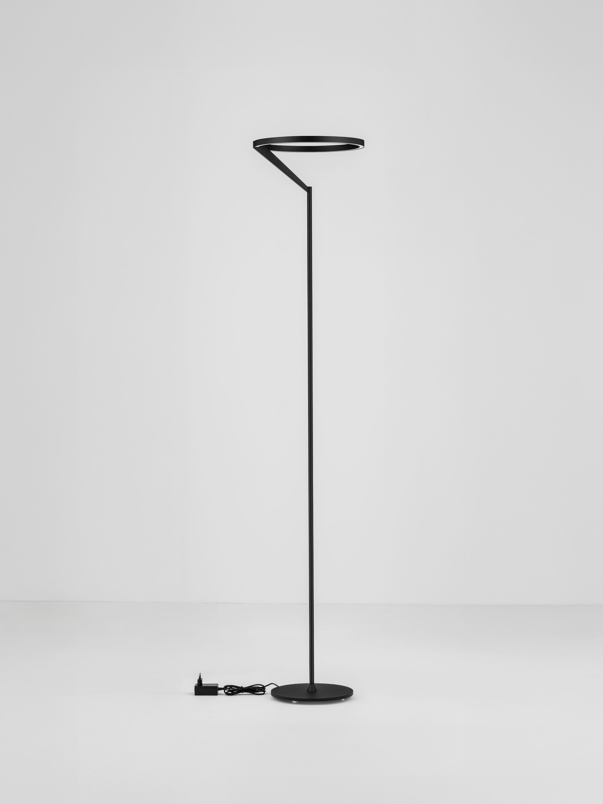 TILIA | H 168 D 33 cm | 26 W | 3000 K | 1149 lm | IP20 | Schwarz | Aluminium