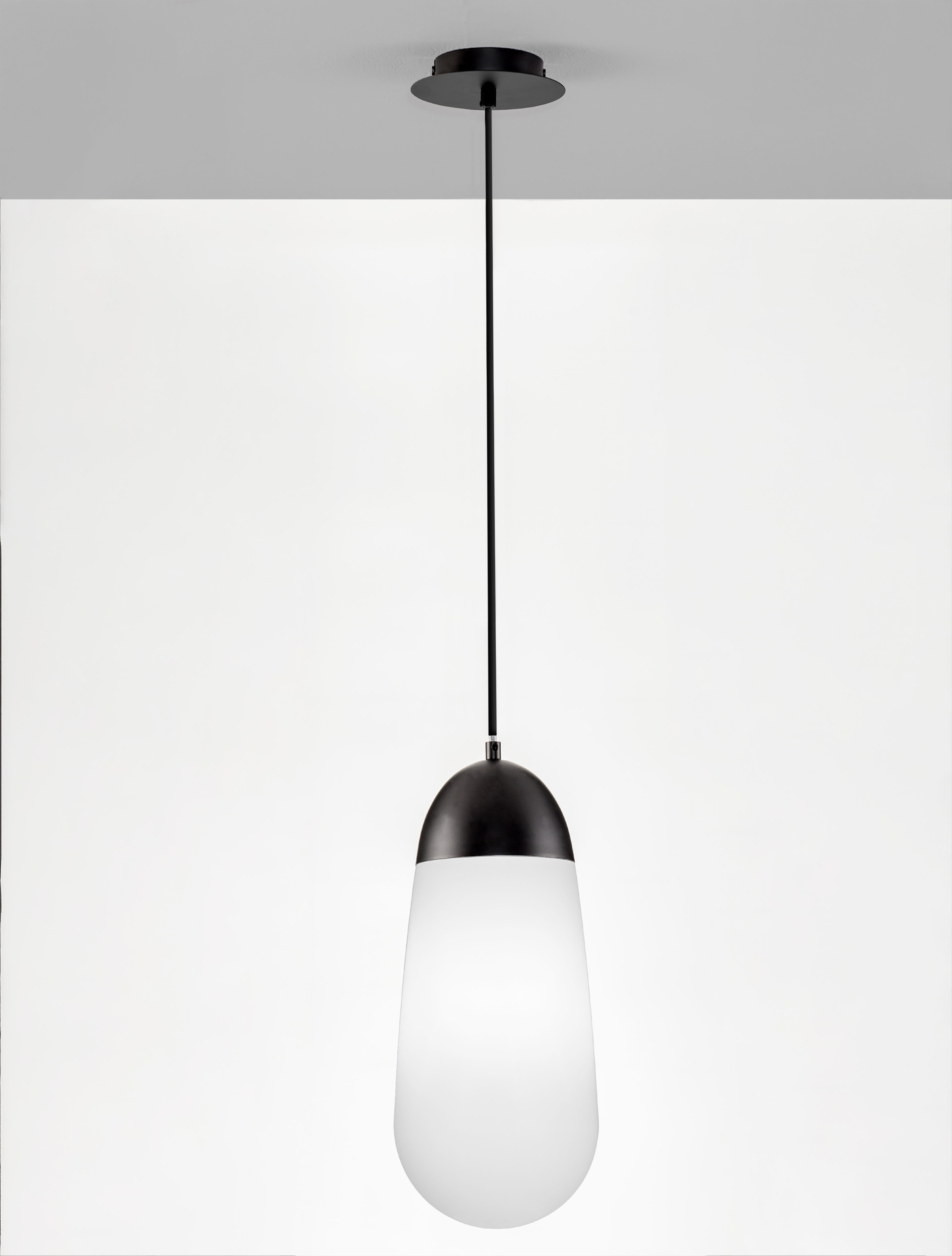 BLAKY | H 246 D 18 cm | 5 W | IP20 | Black/White | Glass/Metal