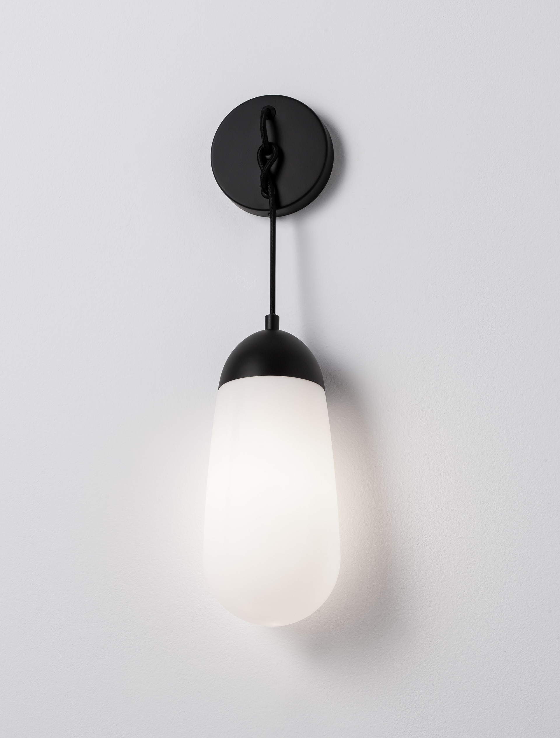 BLAKY | L 13 W 15.5 H 46 cm | 5 W | IP20 | Black/White | Glass/Metal