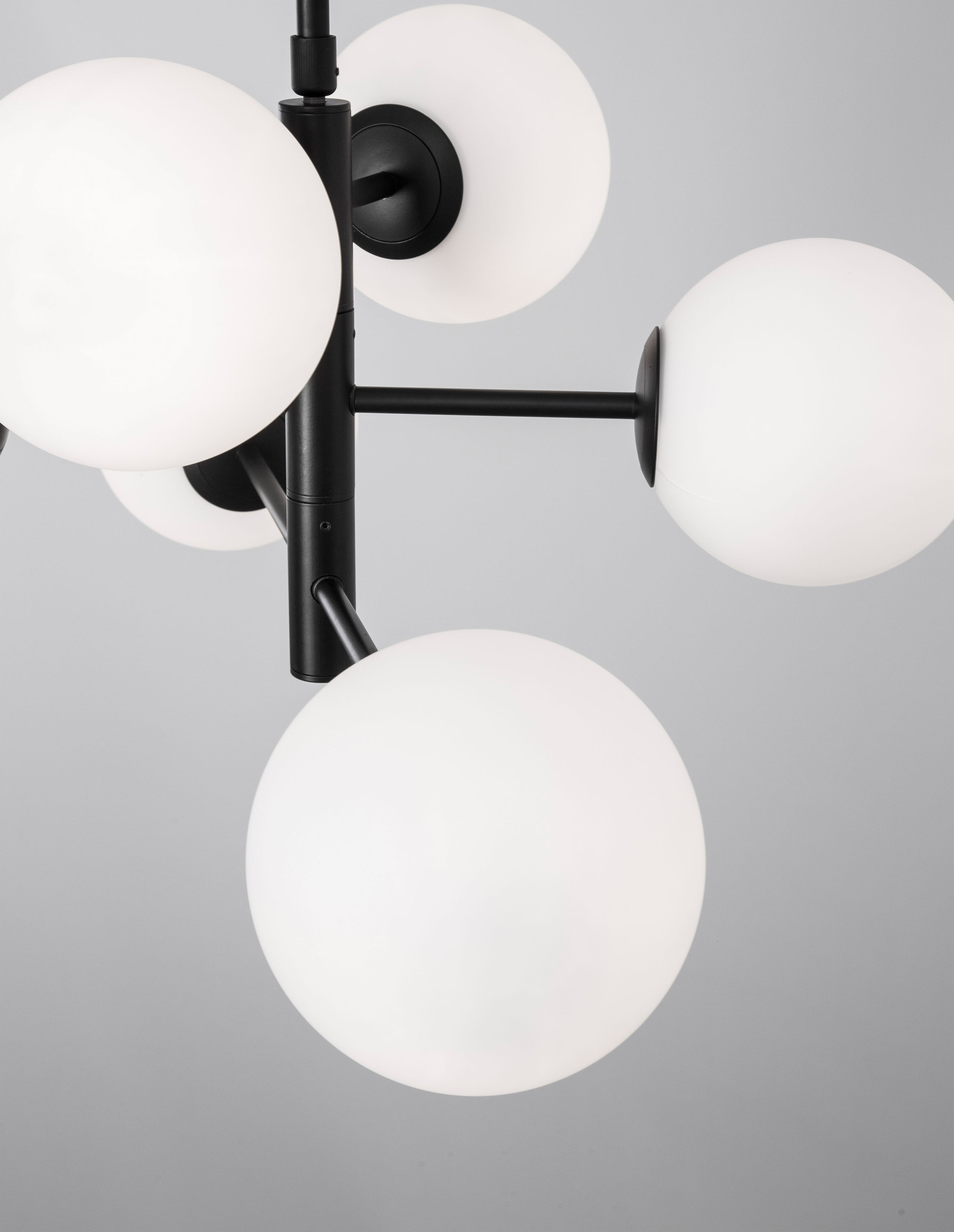 IMPERO | H 81/130 D 70 cm | 30 W | IP20 | Black/White | Glass/Metal