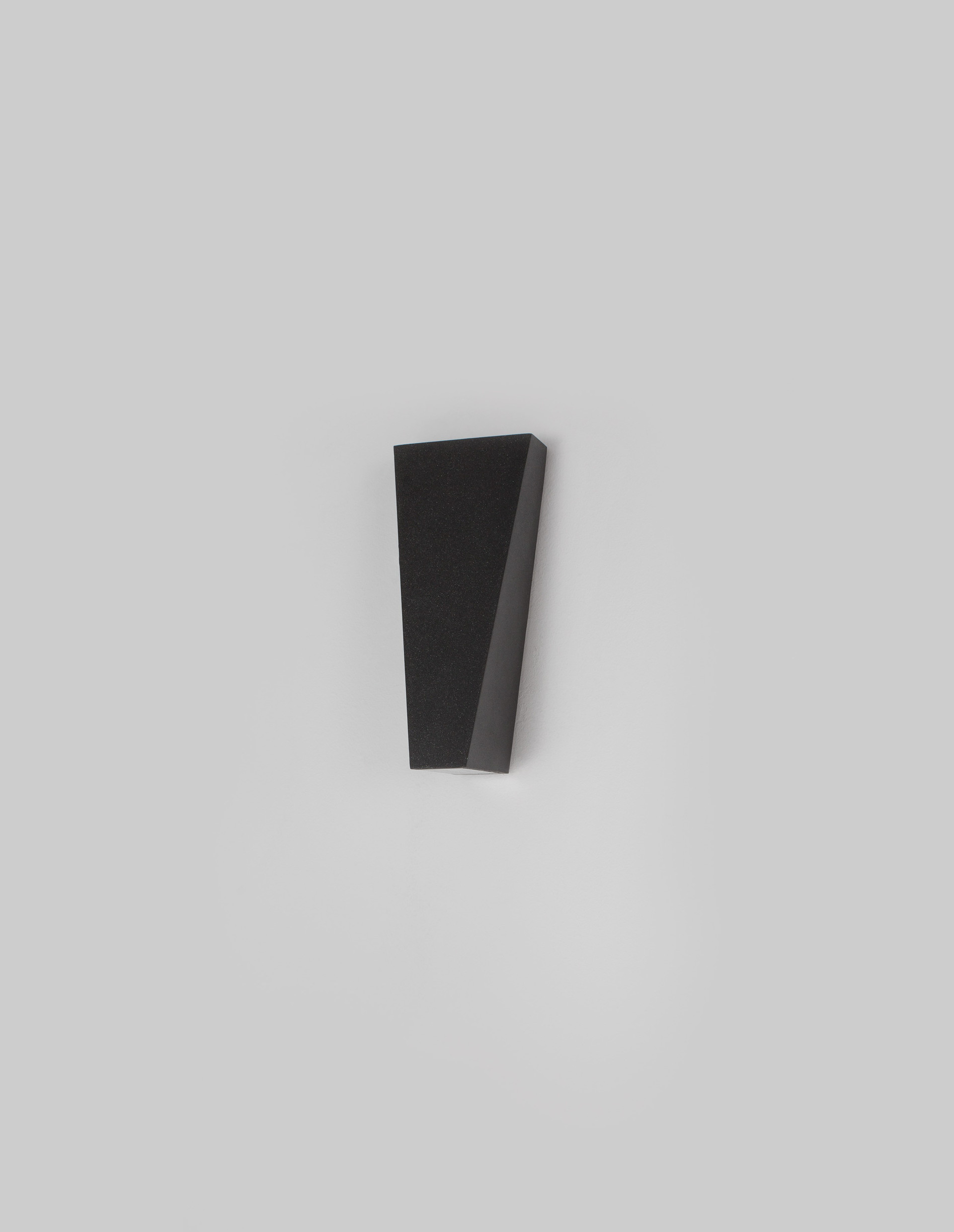 VEIRO | L 9 W 9.3 H 20.5 cm | 6 W | 3000 K | 346 lm | IP65 | Black | Aluminum