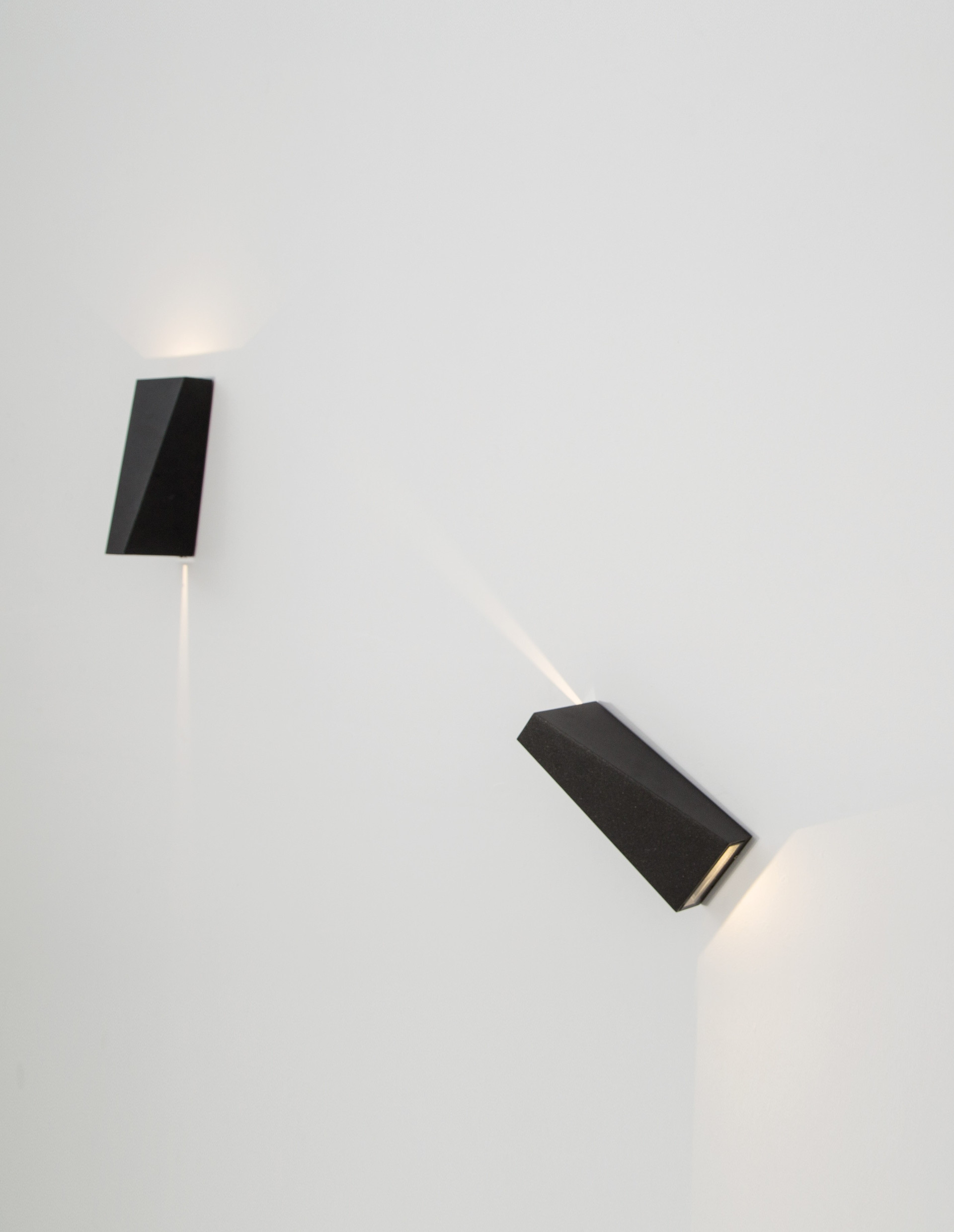VEIRO | L 9 W 9.3 H 20.5 cm | 6 W | 3000 K | 346 lm | IP65 | Black | Aluminum