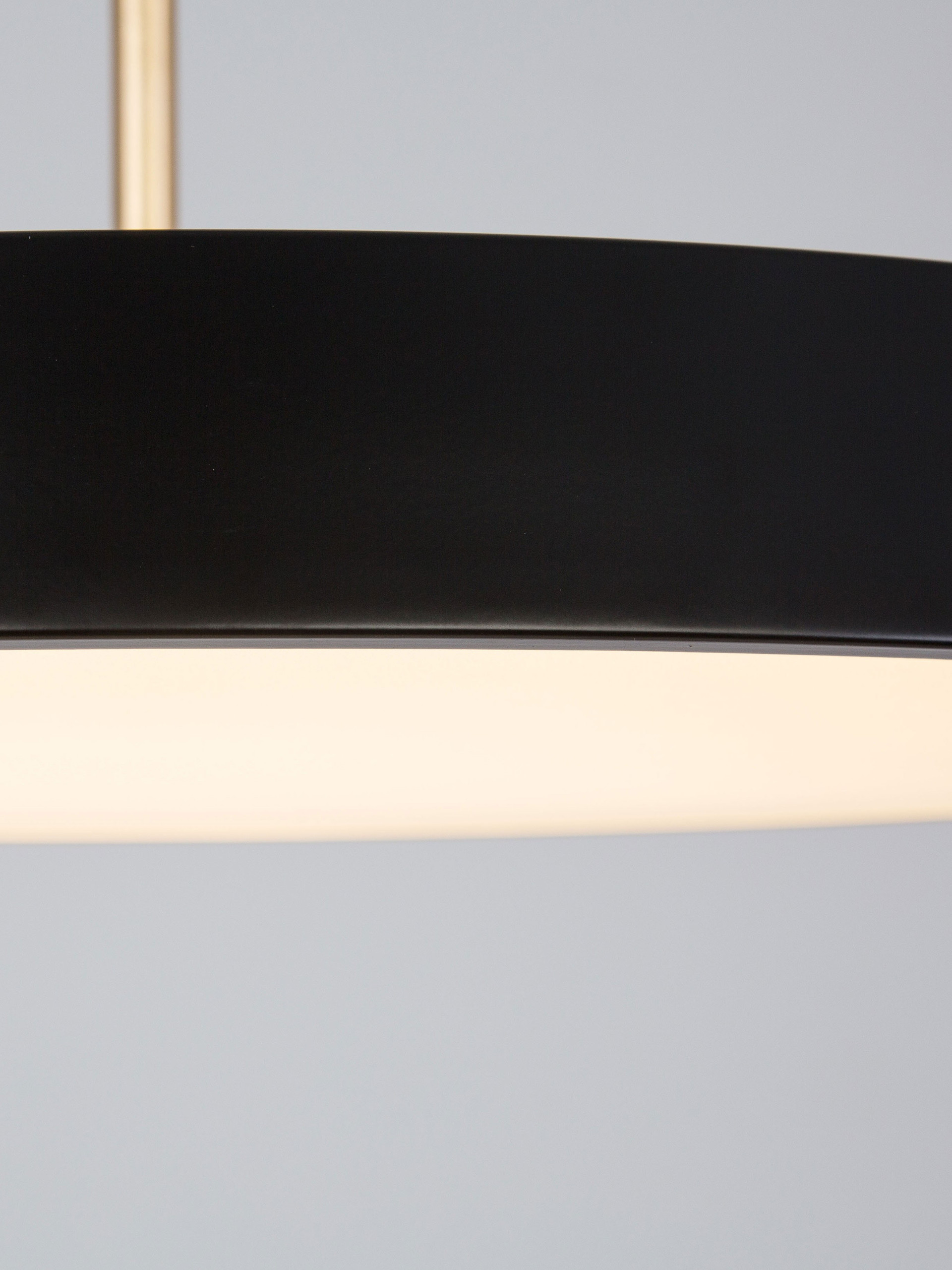 VETRO | H 130 D 50 cm | 37 W | 3000 K | 2590 lm | IP20 | Black | Aluminum/Acrylic