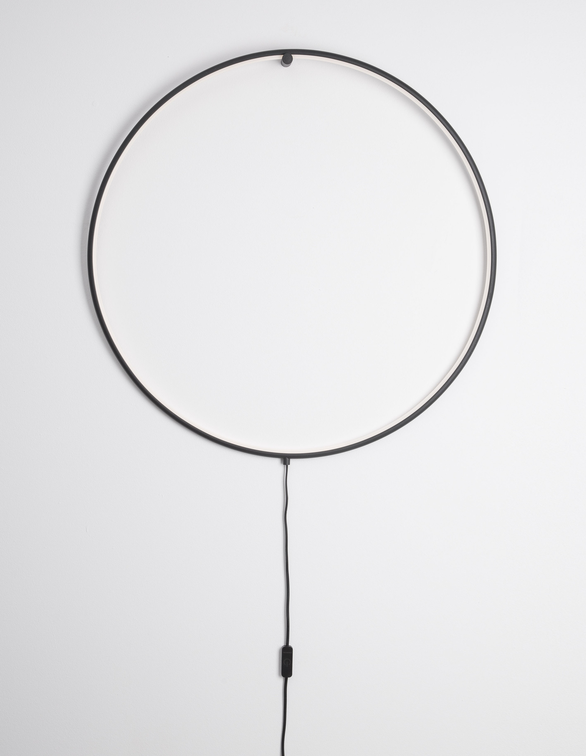 RING | W 2 D 79 cm | 30 W | 3000 K | 1445 lm | IP20 | Black | Aluminum/Acrylic