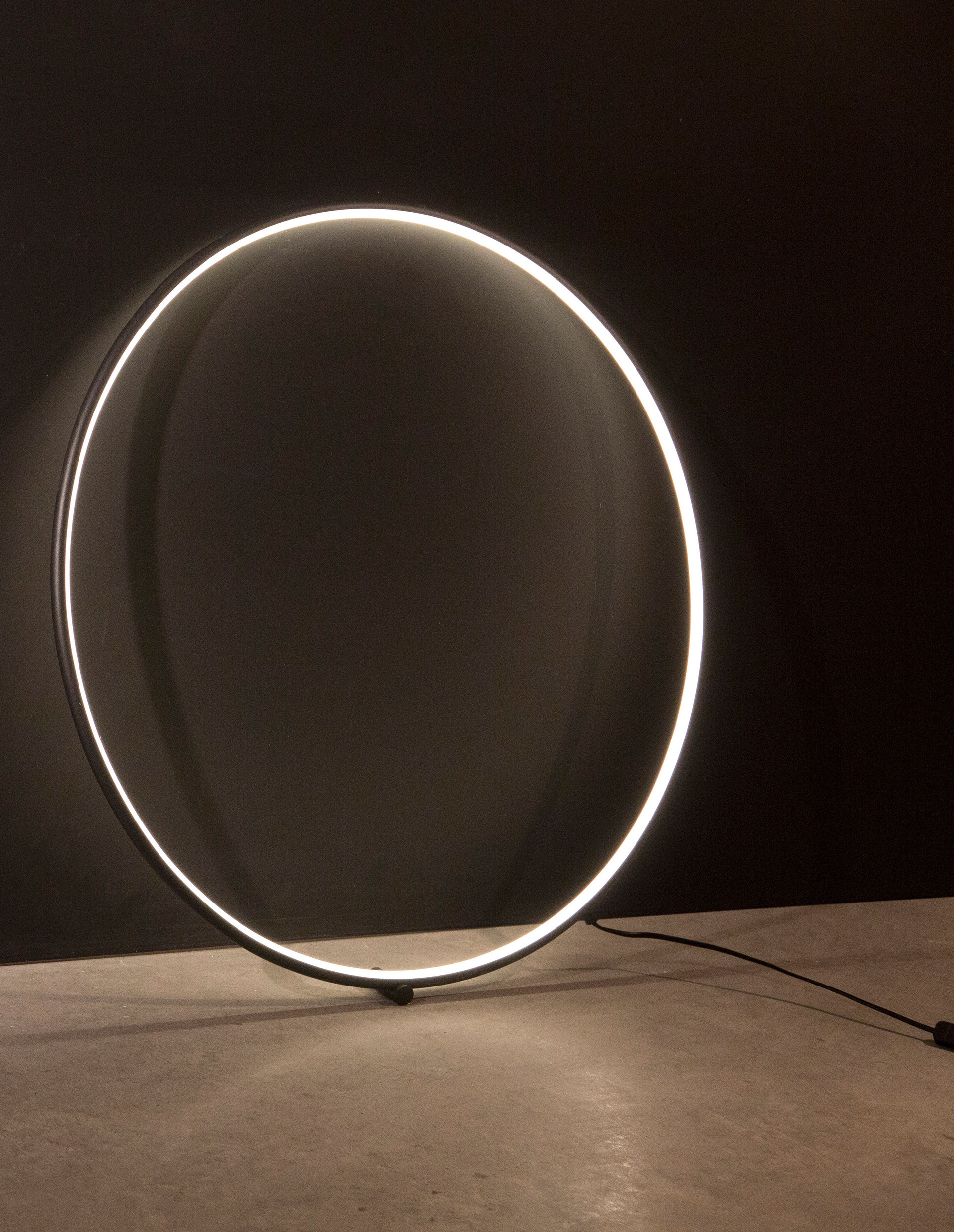 RING | W 2 D 79 cm | 30 W | 3000 K | 1445 lm | IP20 | Black | Aluminum/Acrylic