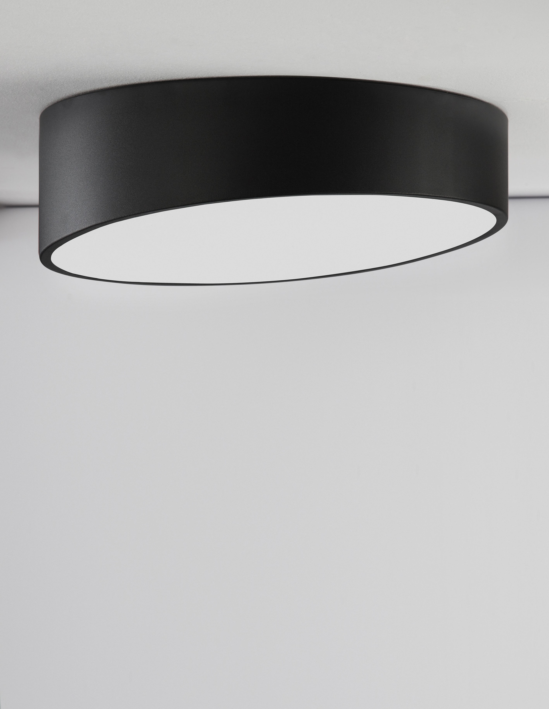 MAGGIO | H 12 D 50 cm | 60 W | 3000 K | 4280 lm | IP20 | Black/White | Aluminum/Acrylic
