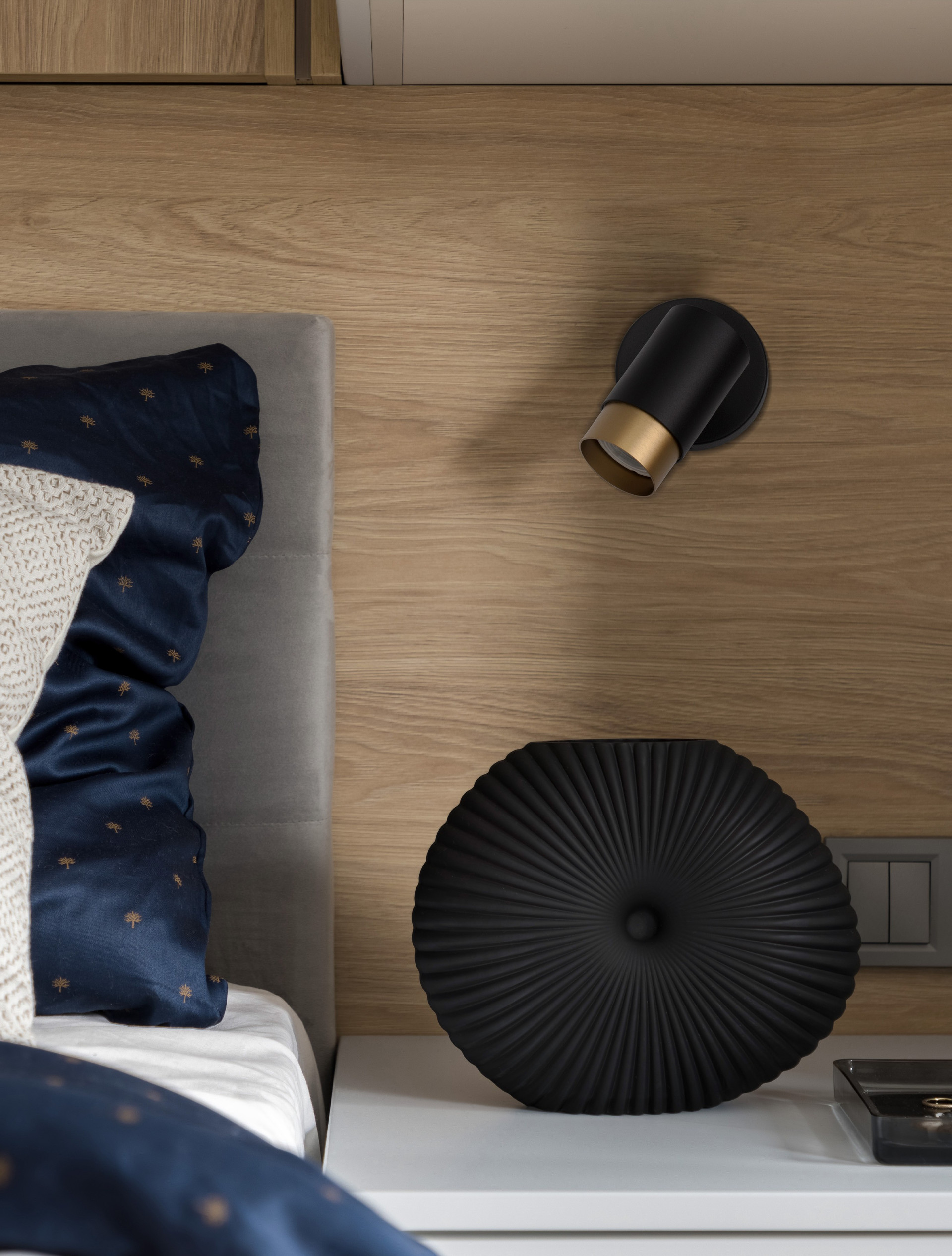 POGNO | H 14 D 5.4 cm | 10 W | IP20 | Black/Gold | Aluminum