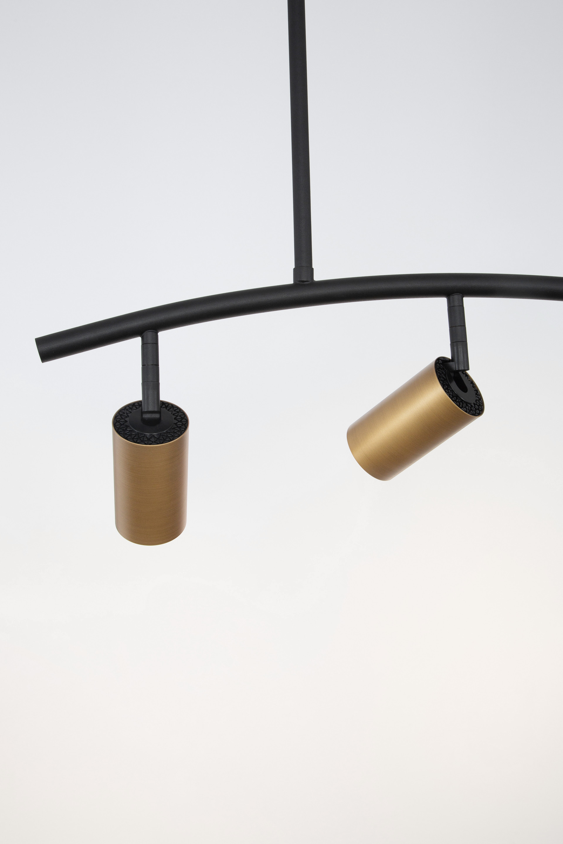 POGNO | L 72.5 H 90 cm | 30 W | IP20 | Black/Gold | Aluminum