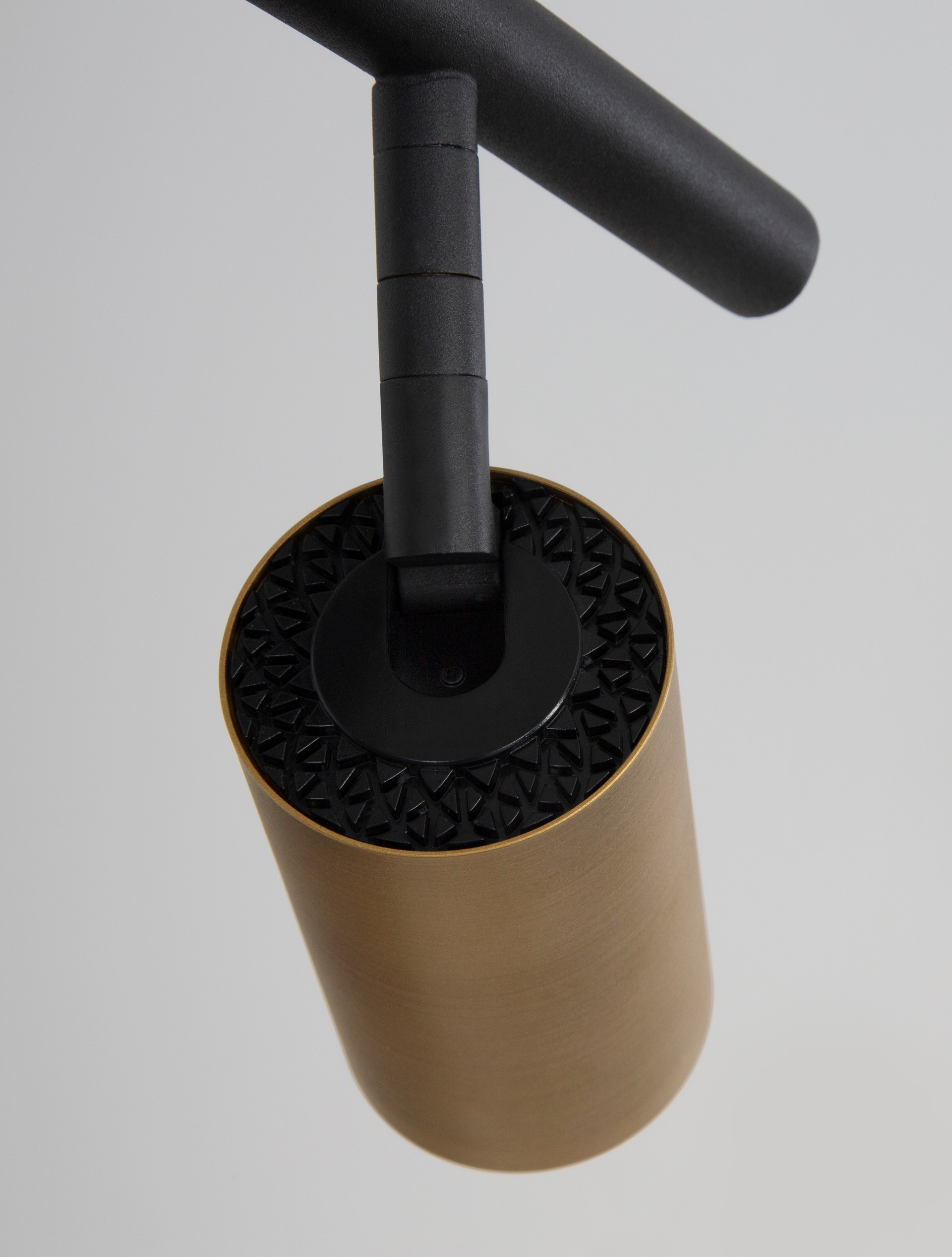 POGNO | L 96.5 H 90 cm | 40 W | IP20 | Black/Gold | Aluminum