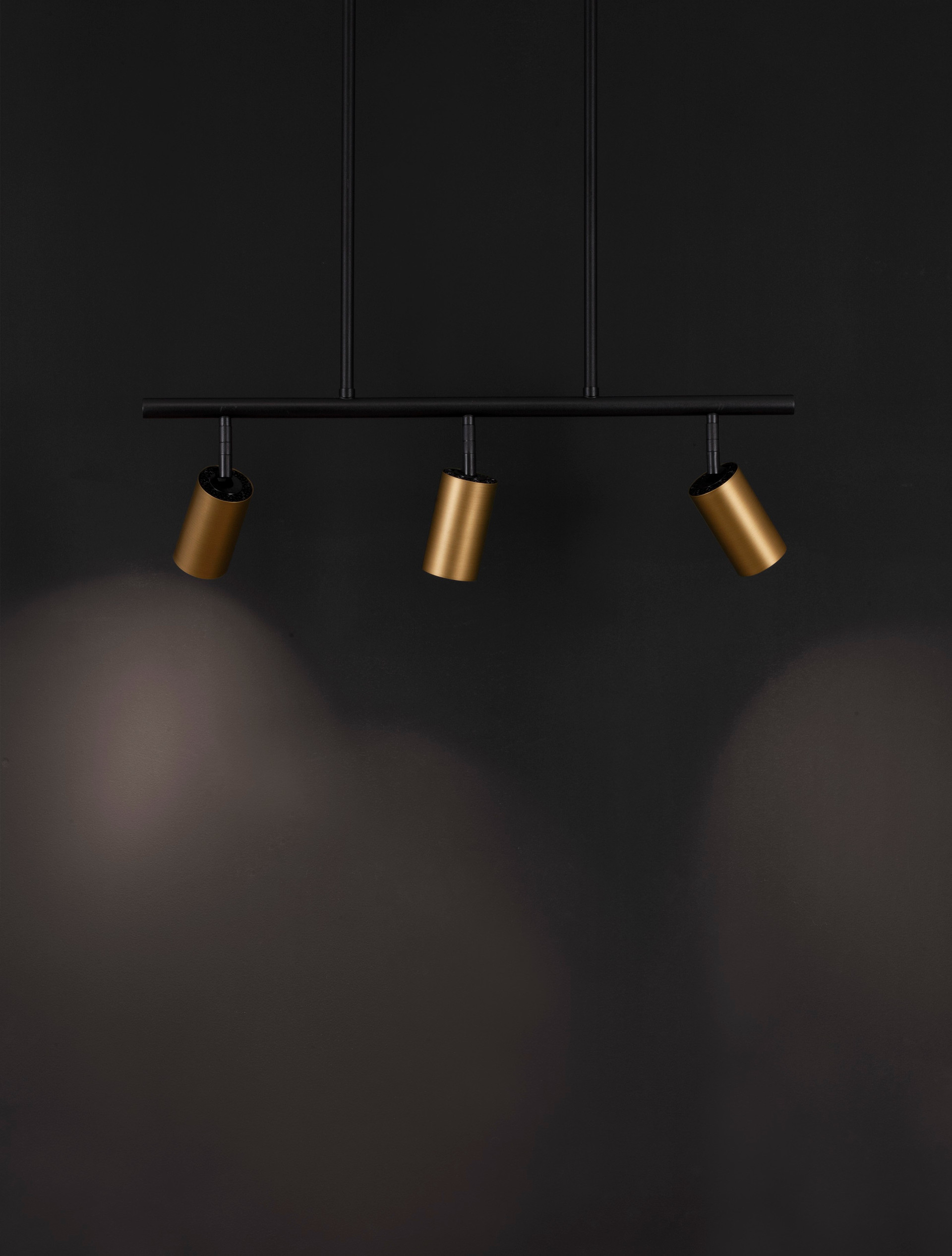 POGNO | L 72 H 87.5 cm | 30 W | IP20 | Black/Gold | Aluminum