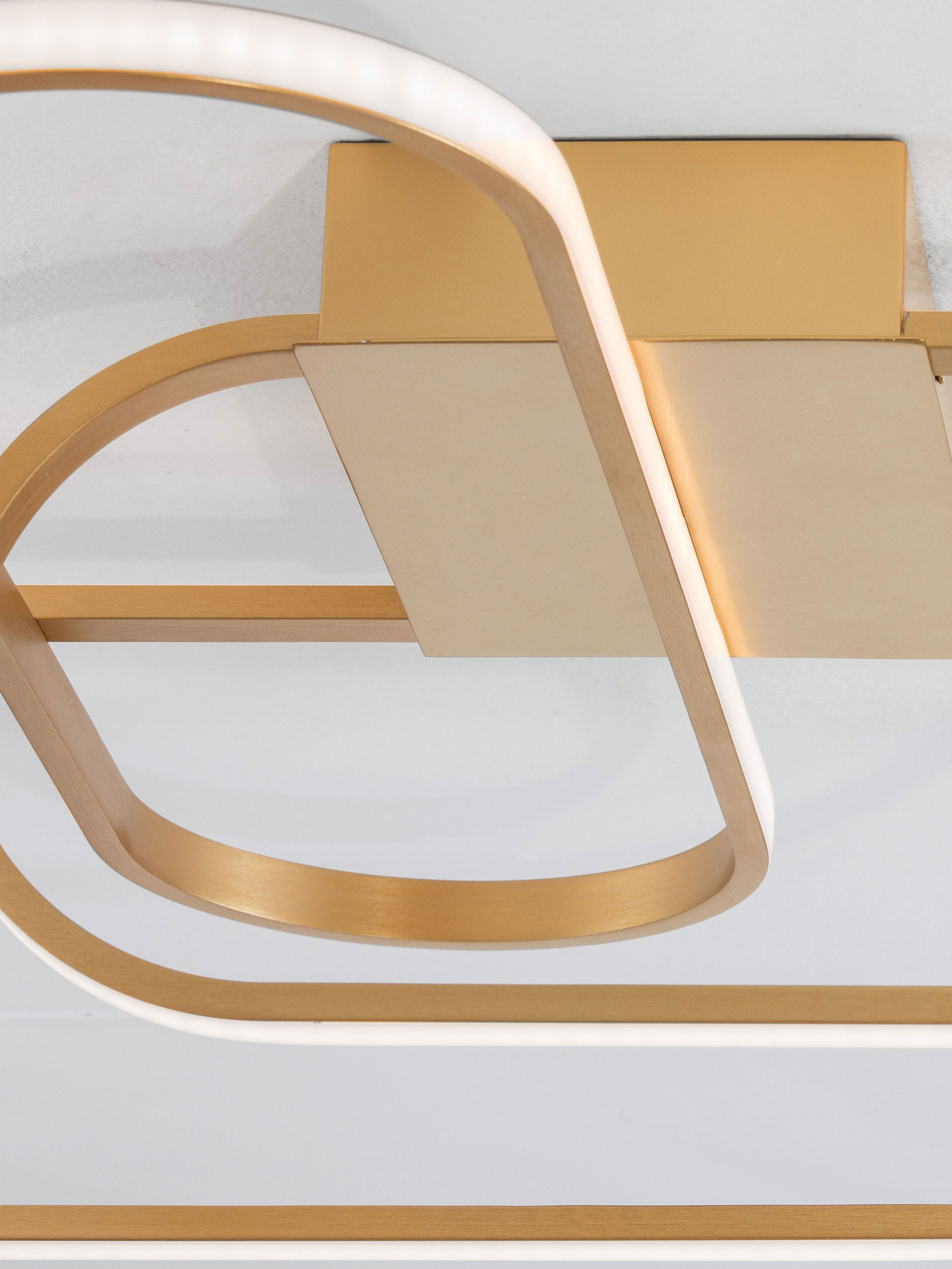 ARTE | L 66 W 53 H 18 cm | 45 W | 3000 K | 1862 lm | IP20 | Gold | Aluminum/Acrylic