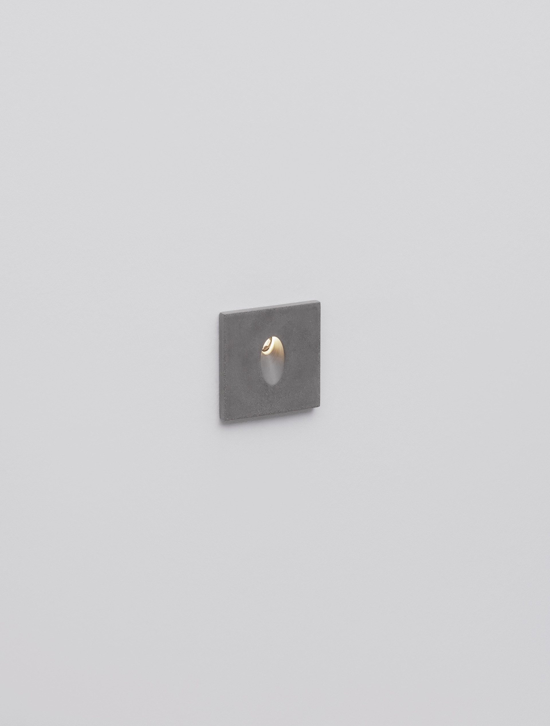 FILNO COVER OVAL thumbnail