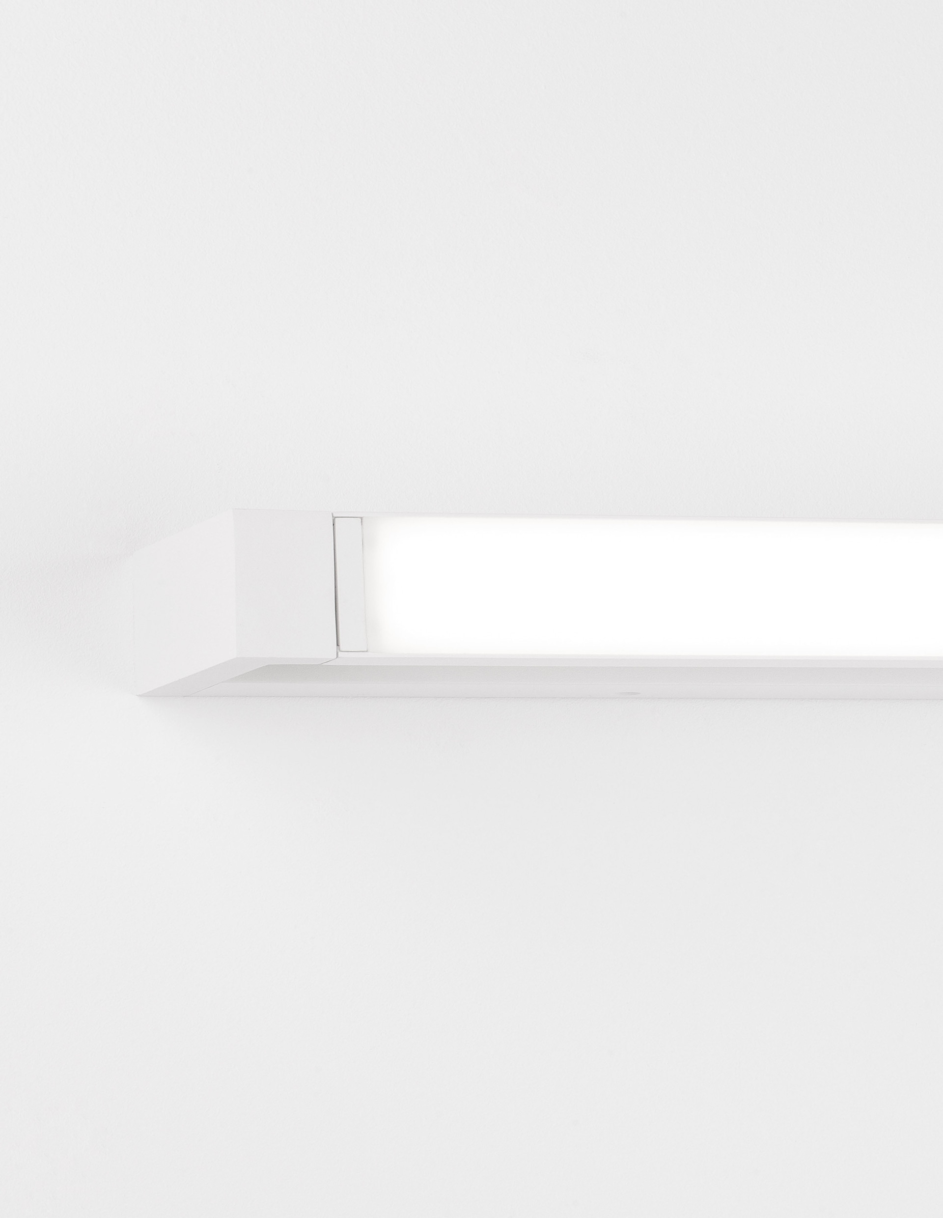 LINE | L 70 W 9 H 4.2 cm | 20 W | 3000 K | 1811 lm | IP20 | Λευκό | Αλουμίνιο/Ακρυλικό