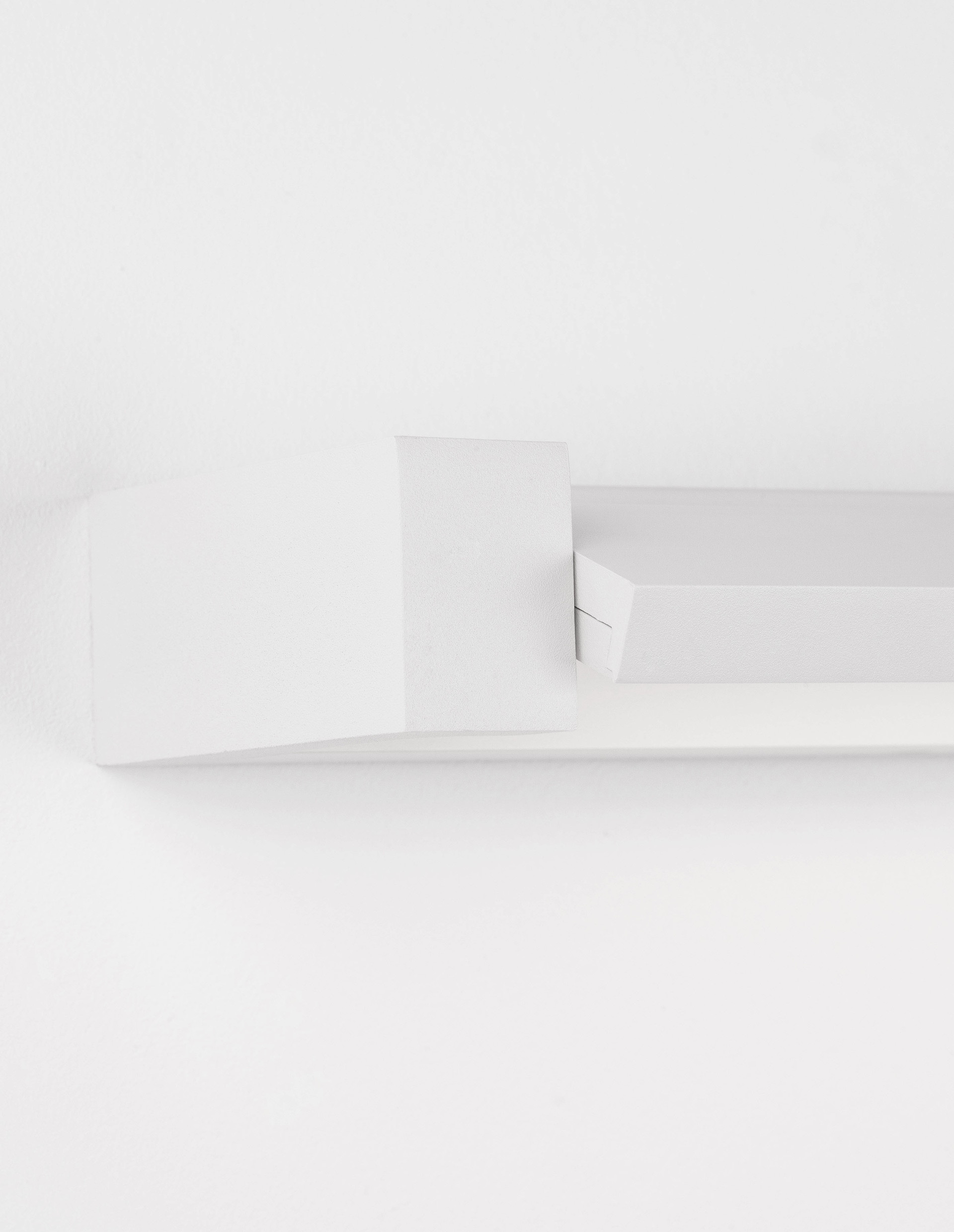 LINE | L 70 W 9 H 4.2 cm | 20 W | 3000 K | 1811 lm | IP20 | Λευκό | Αλουμίνιο/Ακρυλικό
