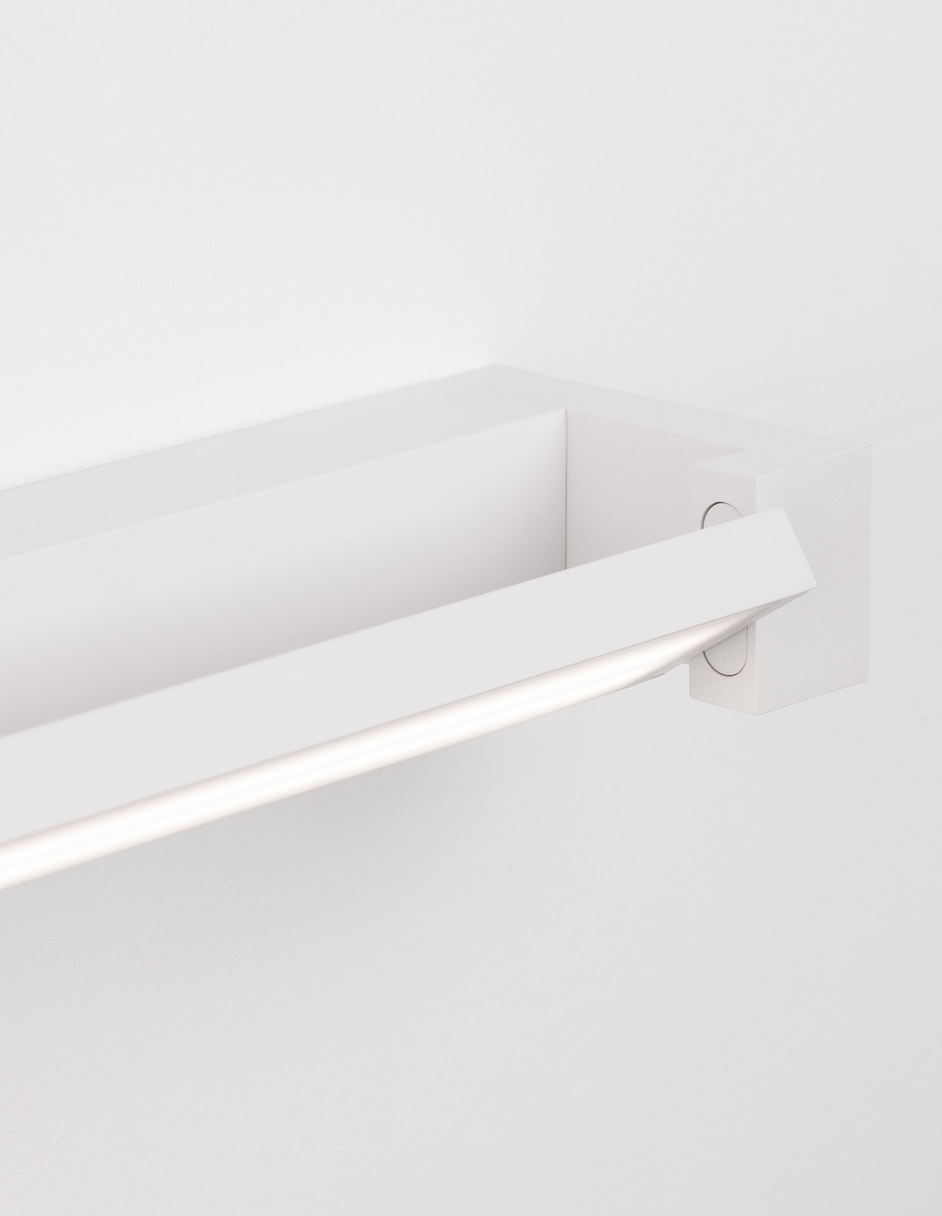 LINE | L 70 W 9 H 4.2 cm | 20 W | 3000 K | 1811 lm | IP20 | Λευκό | Αλουμίνιο/Ακρυλικό