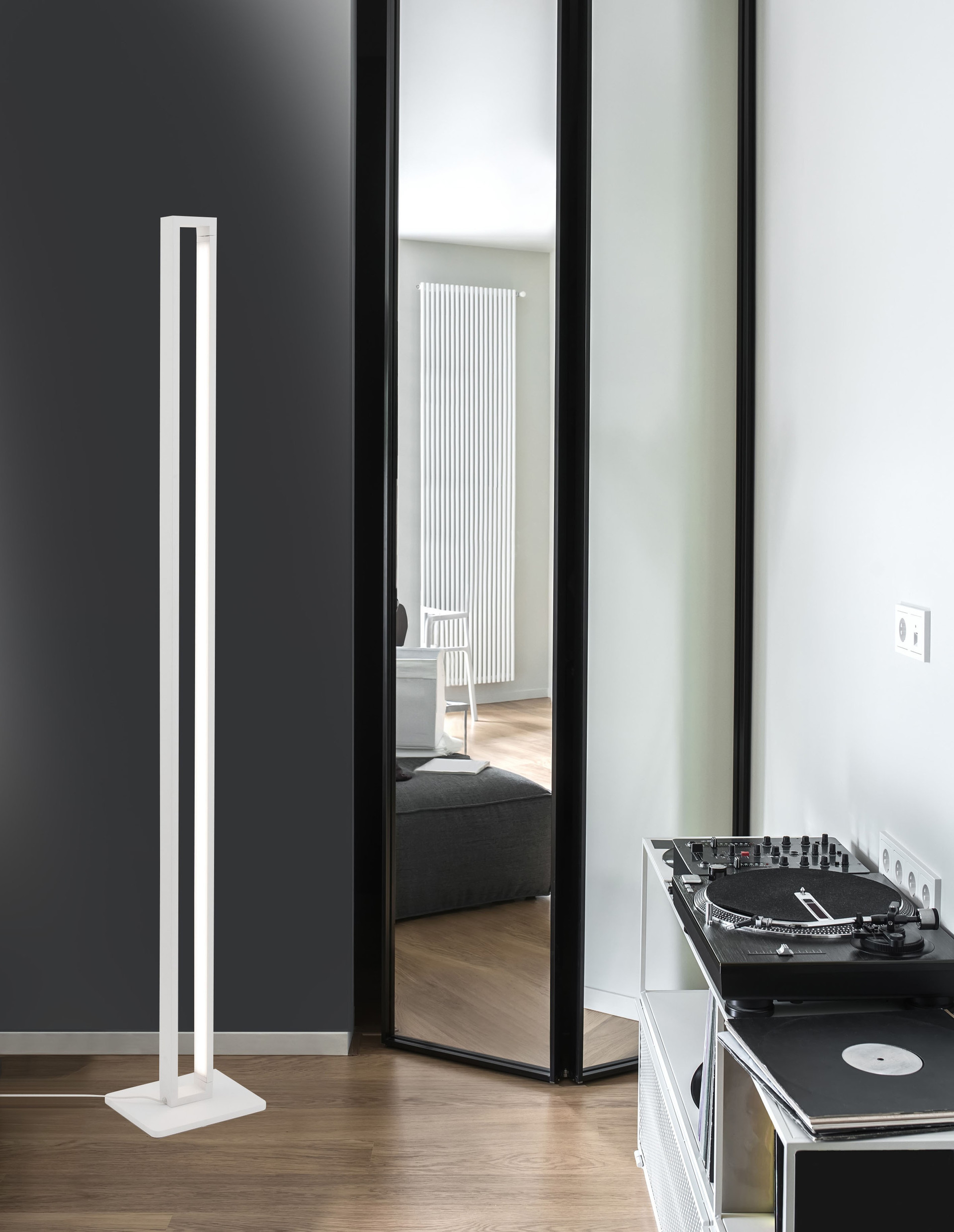 LINE | L 24 W 19 H 161 cm | 27 W | 3000 K | 1820 lm | IP20 | Blanc | Aluminium/Acrylique