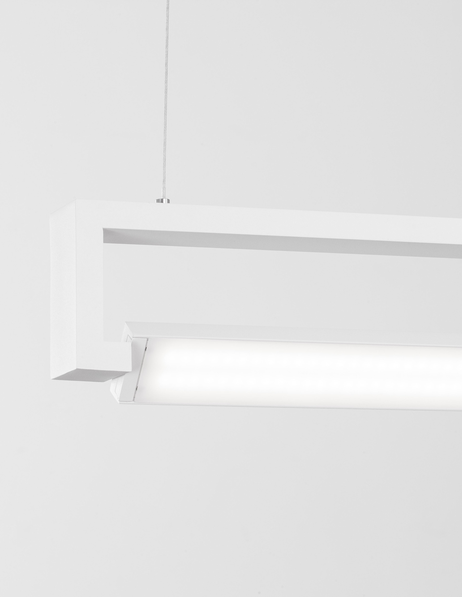 LINE | L 130 W 4.5 H 150 cm | 38 W | 3000 K | 1460 lm | IP20 | Weiß | Aluminium/Acryl